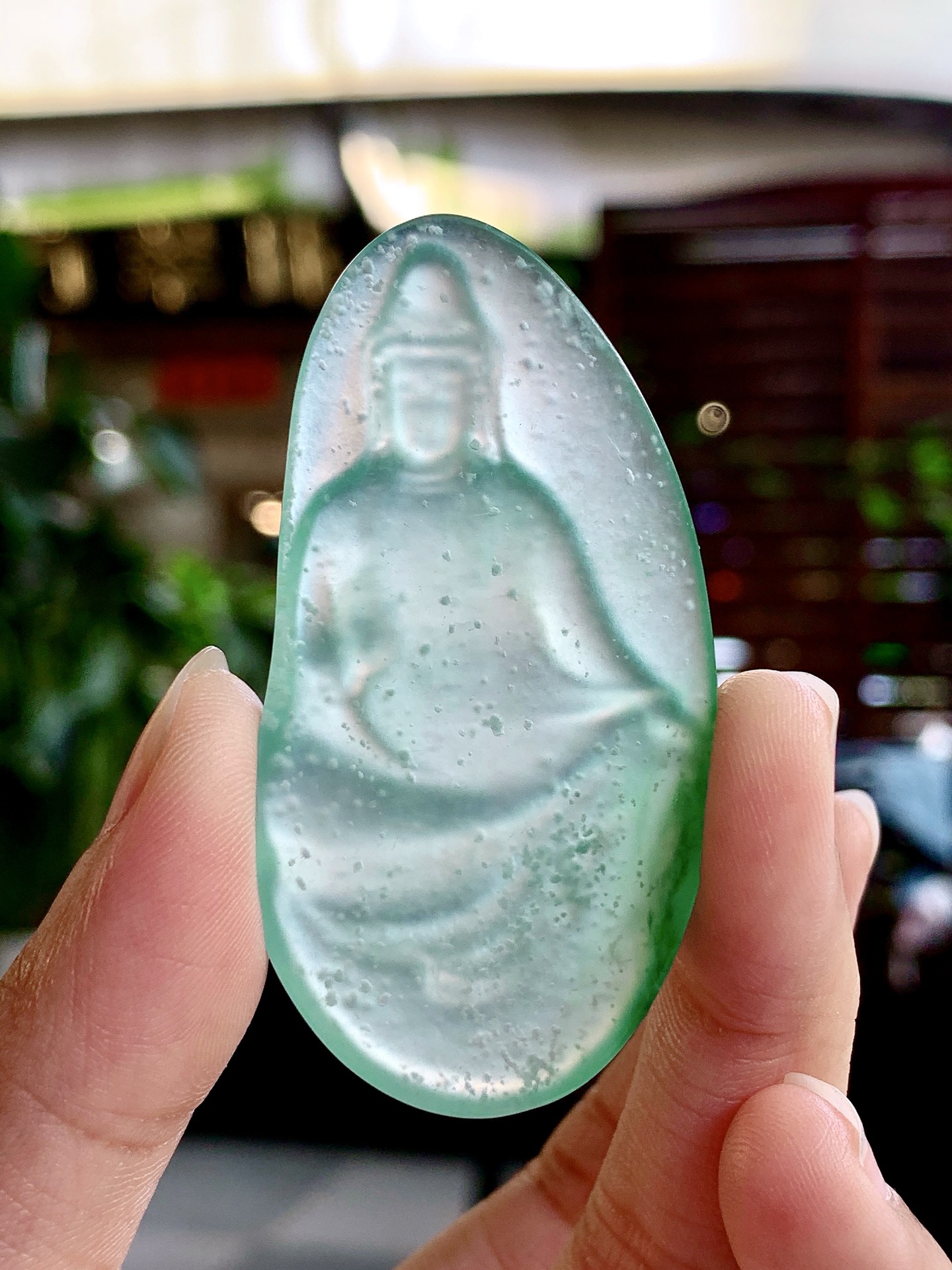 冰飘绿观音，尺寸：58.1×30.3×5.8mm，冰润飘绿，观音仪态端庄