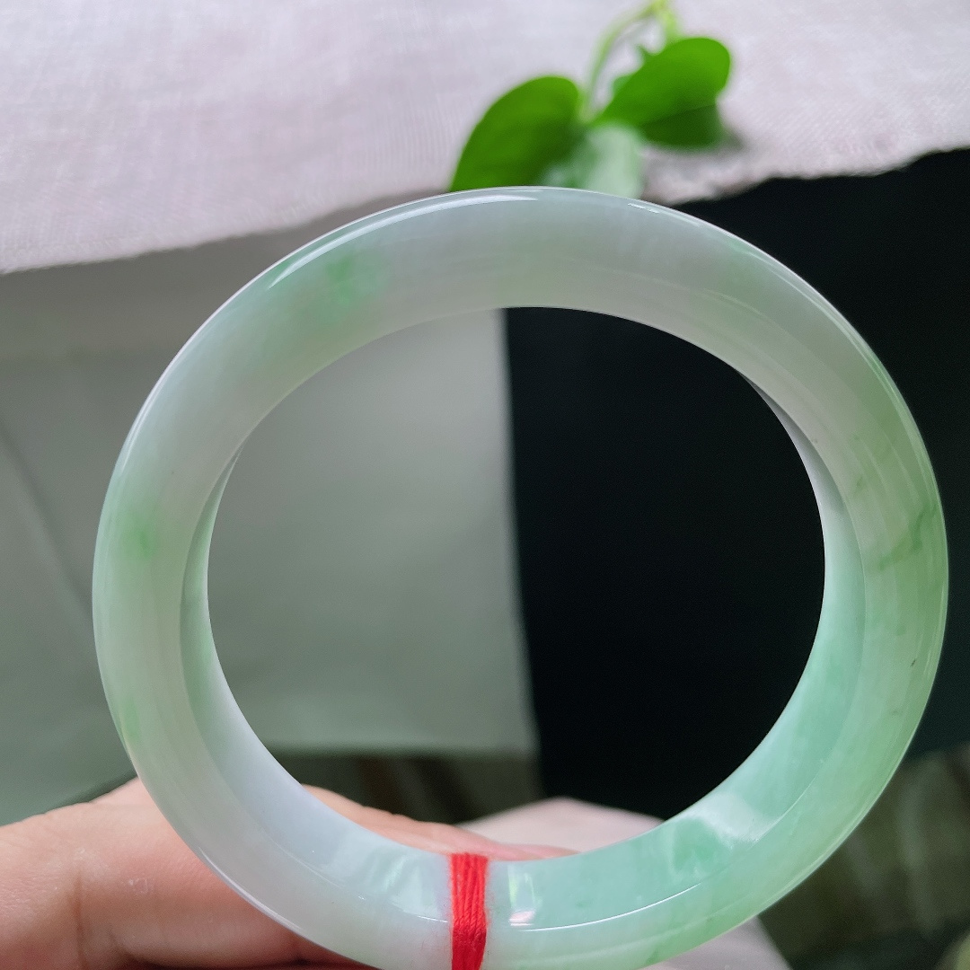 60.4/12.4/8.8，绿底正圈，水头好，小清新，减龄显气质，大圈口，无裂，ss54792a