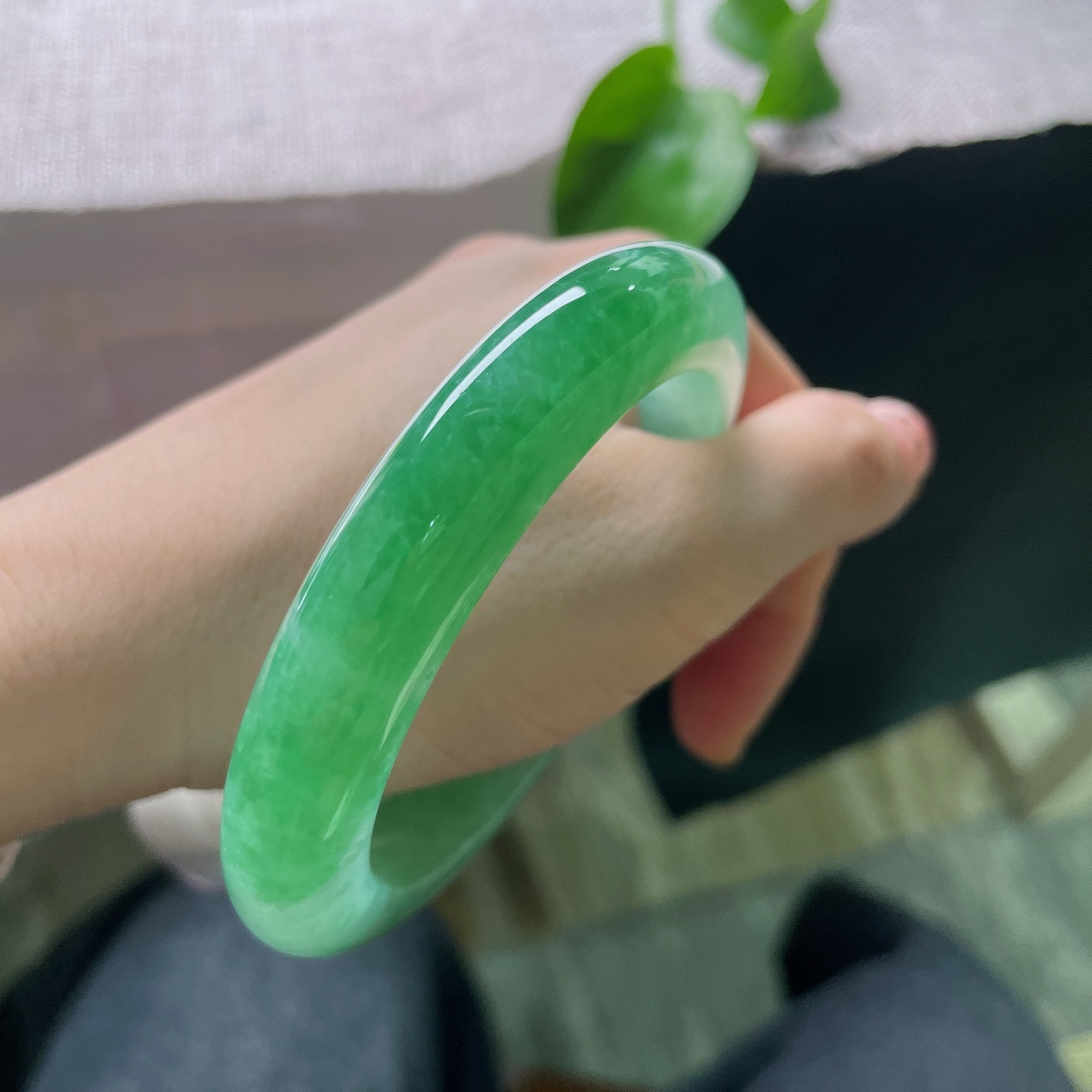 60.5/11.7/10.2绿底正圈，冰润细腻，郁郁葱葱，传承之美，贵气，无裂，ss55278a