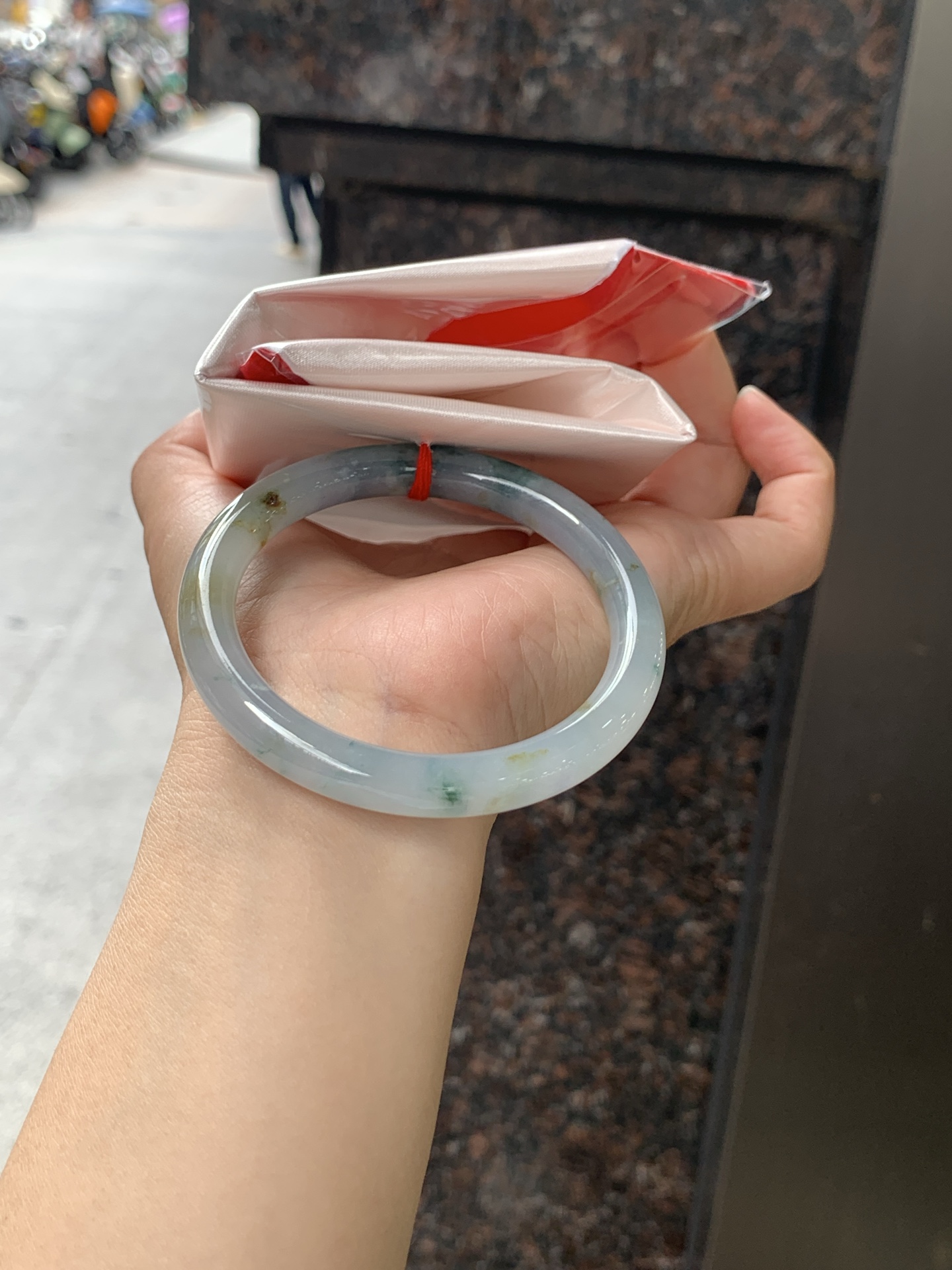 飘花美人条 54-8-7.8 0623-152-26 打灯细纹，有矿点扣手，底妆冰润细腻，飘花灵动飘逸，古典优雅又秀气