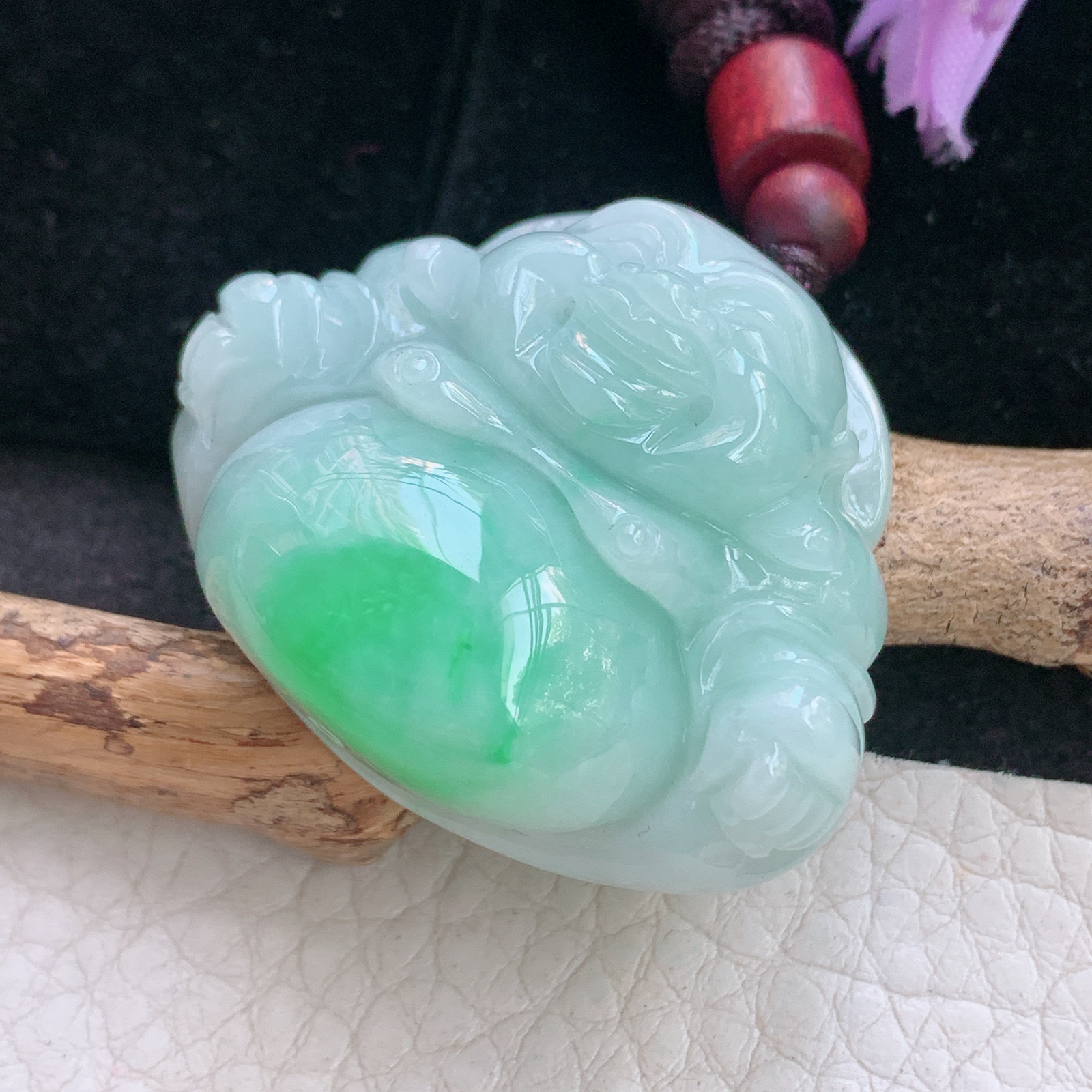 zen自然光33.8*39*13.8缅甸翡翠飘绿大佛公吊坠白底青弥勒佛项坠