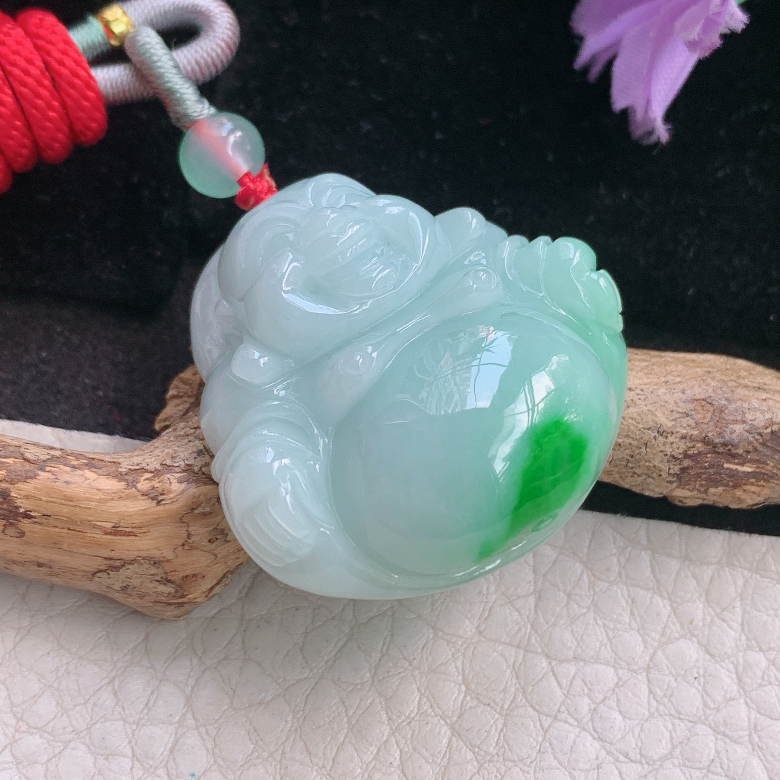 zen自然光33*33*12.5缅甸翡翠飘阳绿小佛公吊坠白底青弥勒佛项坠