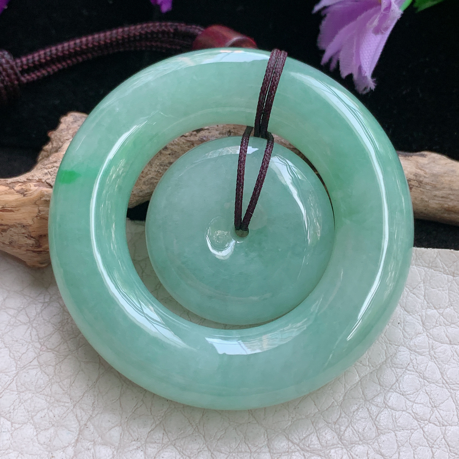 zen自然光48.7*这0缅甸翡翠淡绿子母扣项坠厚装平安扣