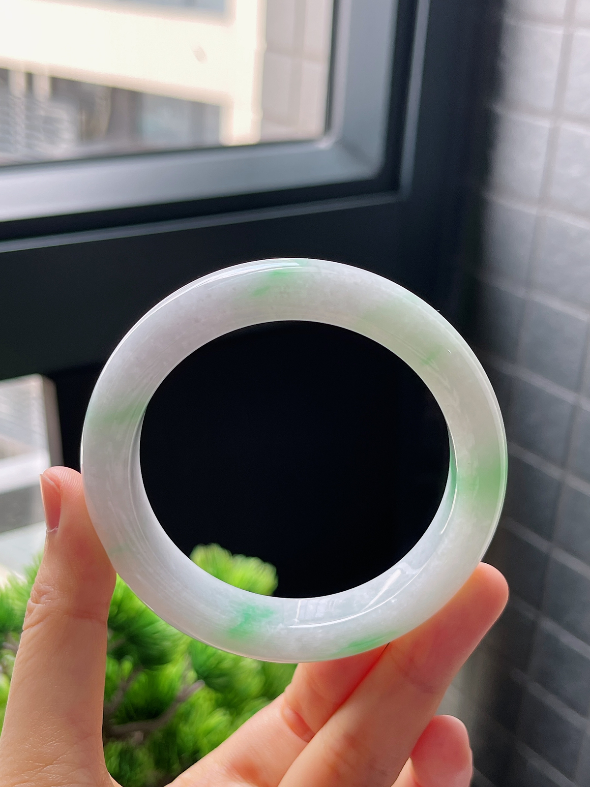 圈口56.5，糯化飘花翡翠正圈手镯