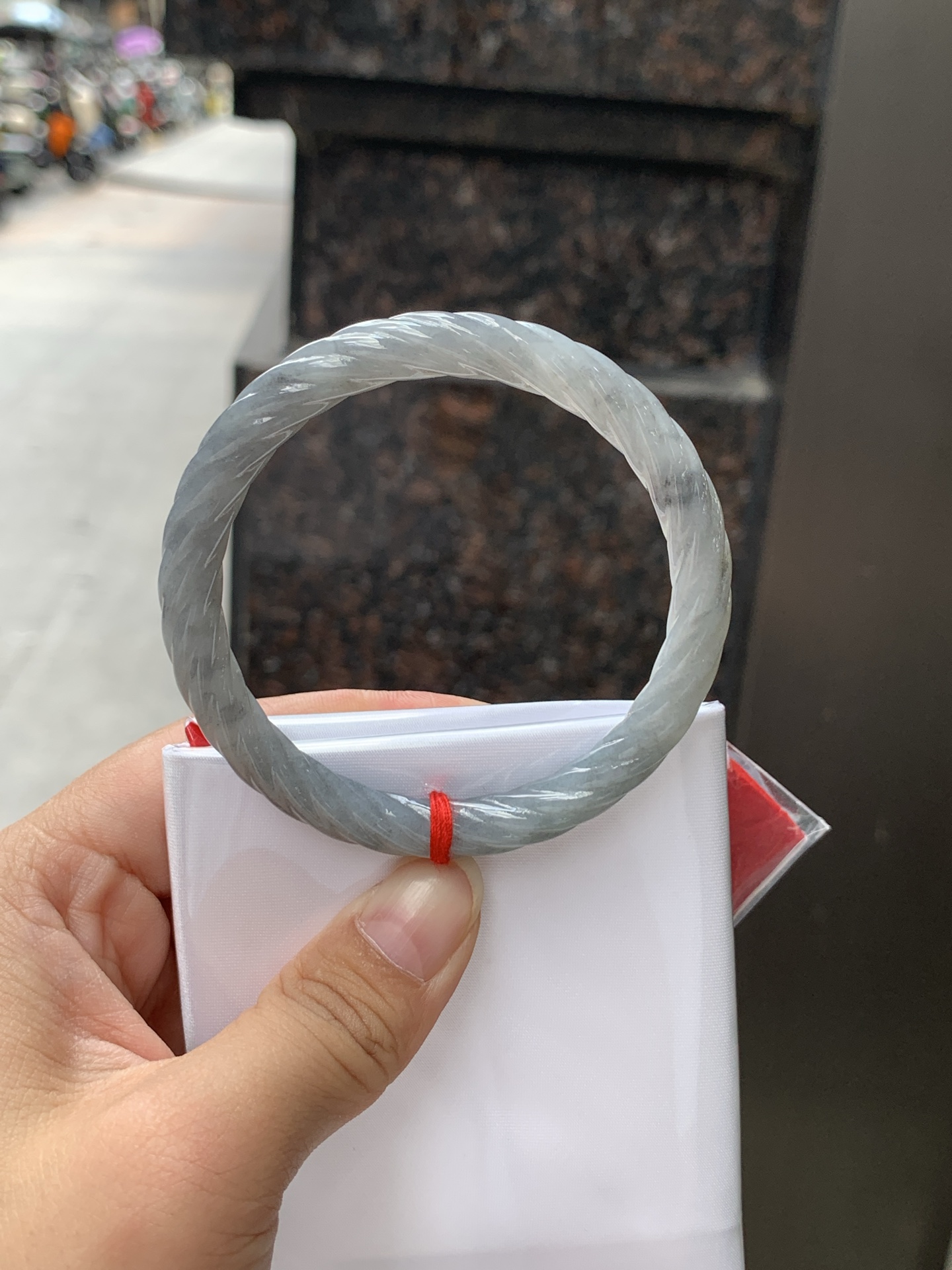 乌鸡麻花圆条 55.4-7.4-7.4 0623-152-61 无裂，精细麻花雕刻，立体感十足，冰透灰黑种水，质感冷冽，独特别致款式，小众复古。