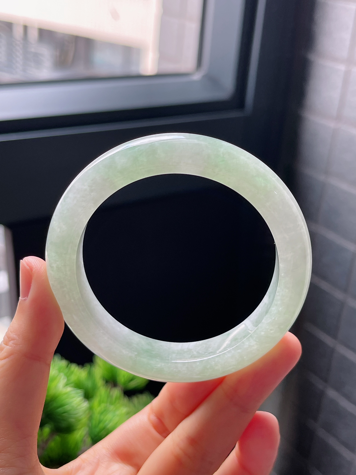 圈口53.5，冰糯浅绿飘花翡翠正圈手镯