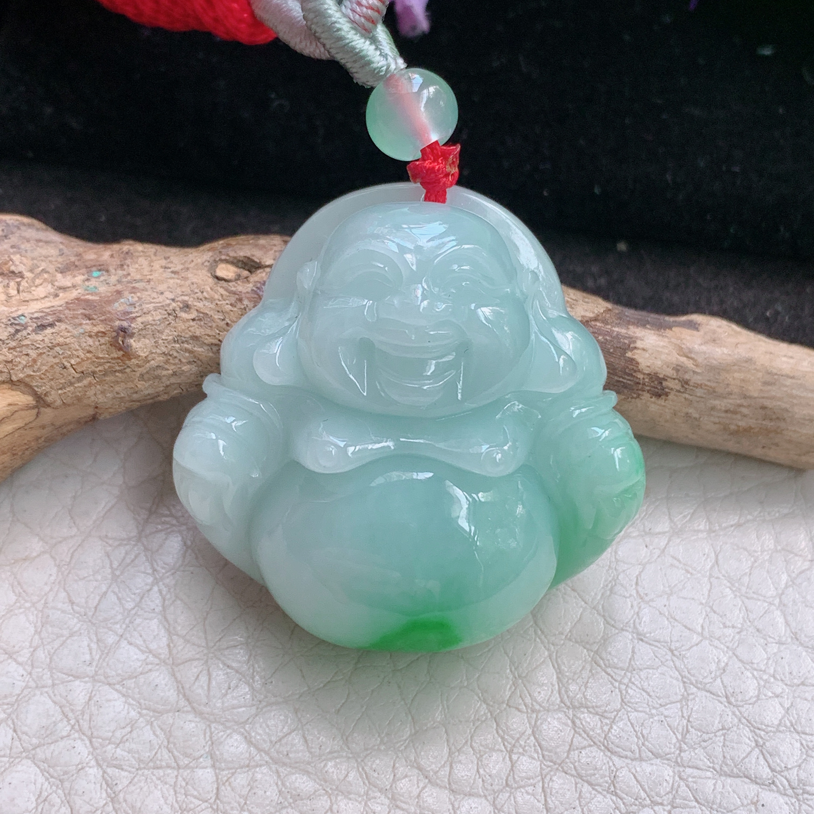 zen自然光33*33*12.5缅甸翡翠飘阳绿小佛公吊坠白底青弥勒佛项坠