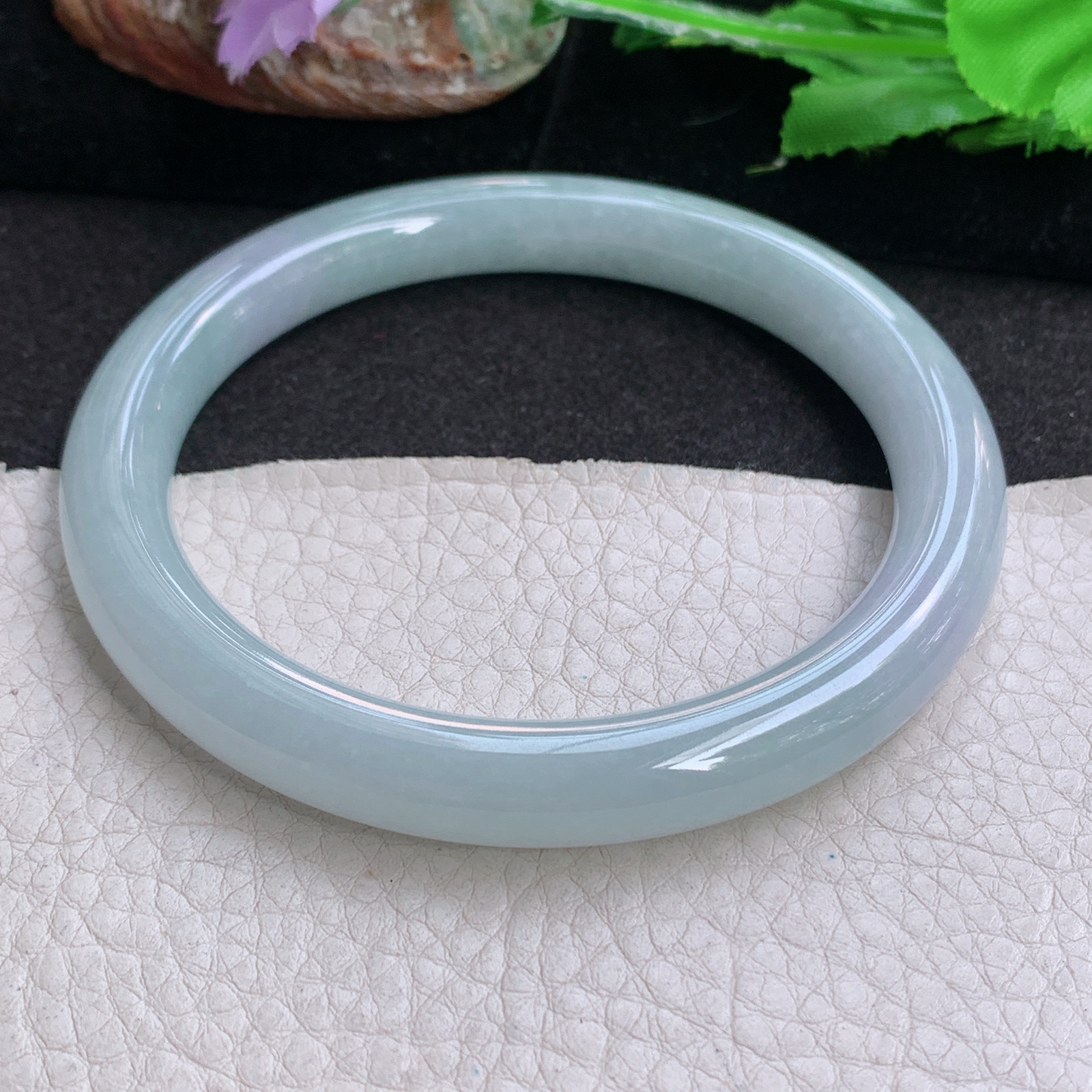 js大圈口64.5*9.4美人镯 缅甸翡翠a货玉手镯 清新春带彩圆条玉手环