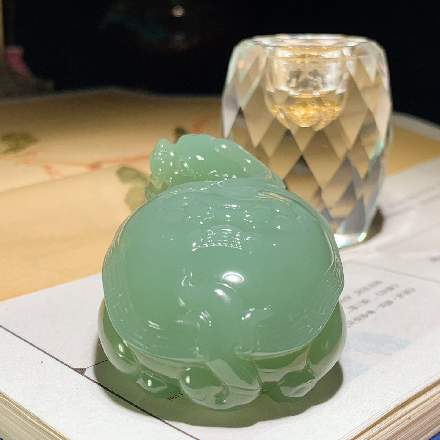 收藏级！和田玉粉青俄罗斯碧玉猫眼龙龟把件！尺寸63/39/25重113.5克 玉质细腻油润。手推出油。佩戴高端典雅。lt26623