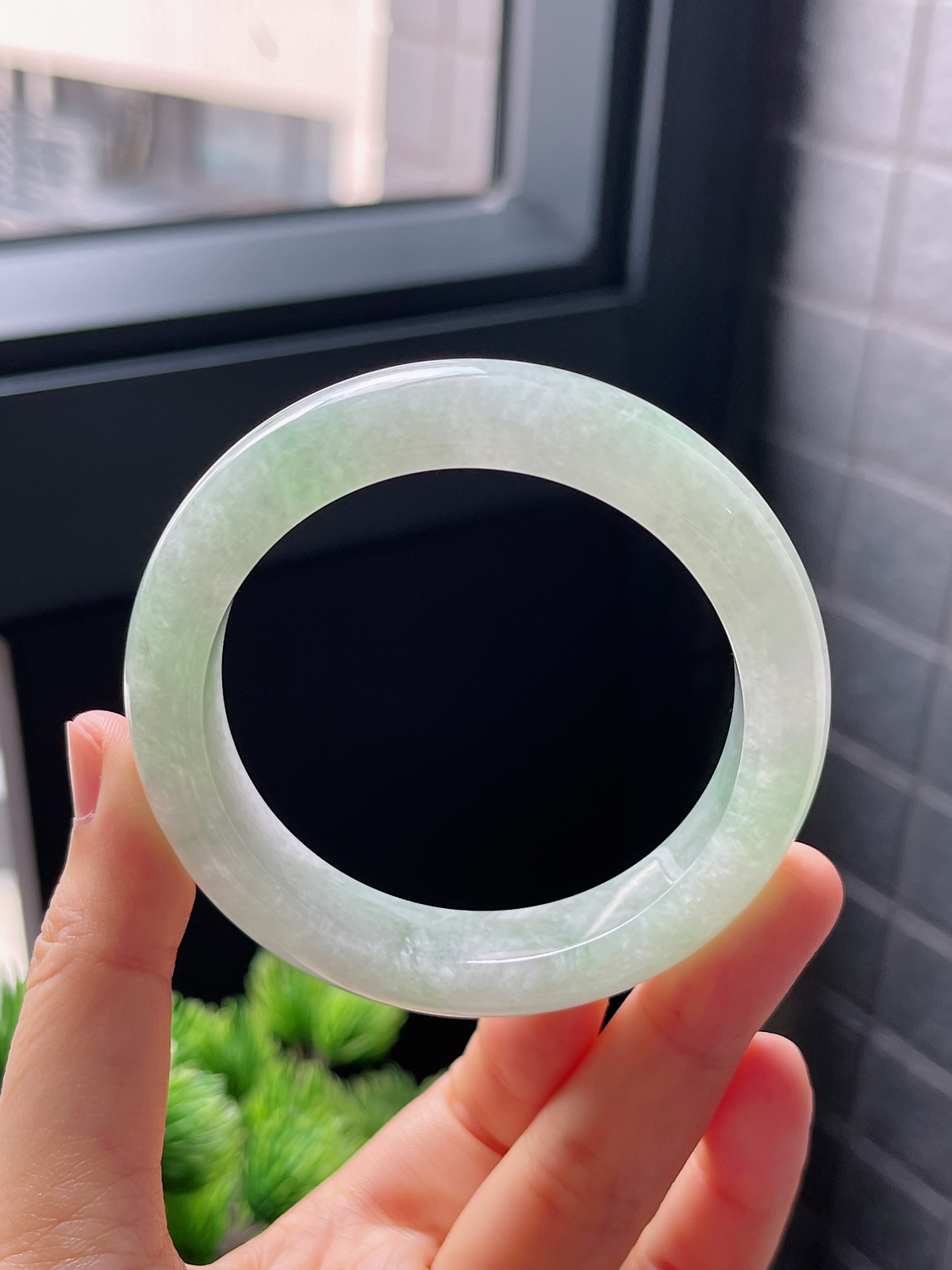 圈口53.5，冰糯浅绿飘花翡翠正圈手镯