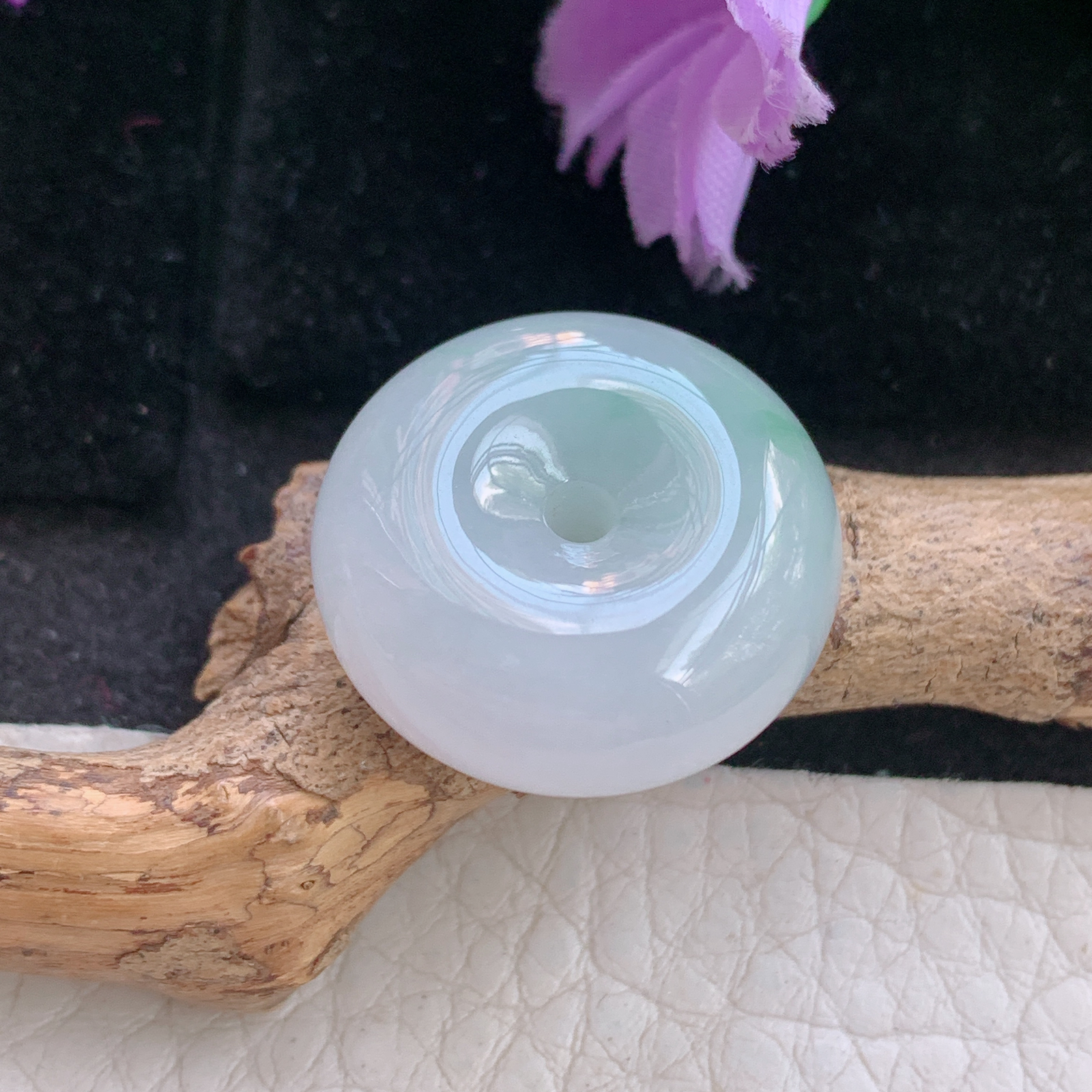 zen自然光21.8*9.6缅甸翡翠淡春彩平安扣吊坠面包扣转运珠路路通玉坠