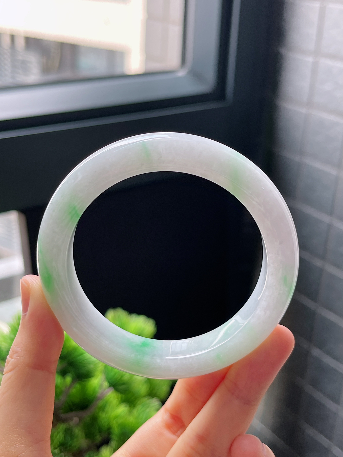 圈口56.5，糯化飘花翡翠正圈手镯