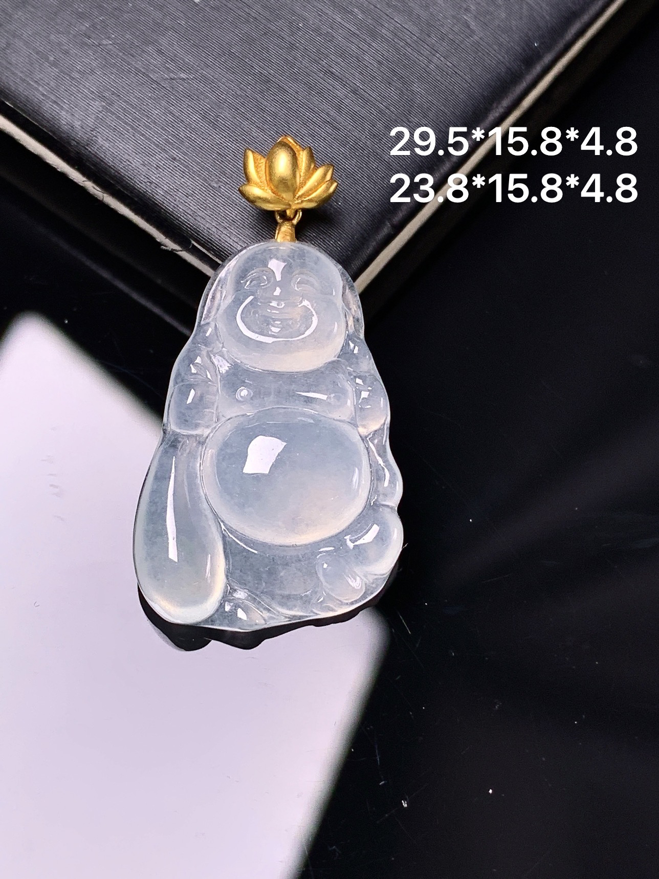 18k金镶嵌冰种佛公吊坠 玉质细腻 色泽艳丽清新 整体尺寸29.5*15.8*4.8 2x
