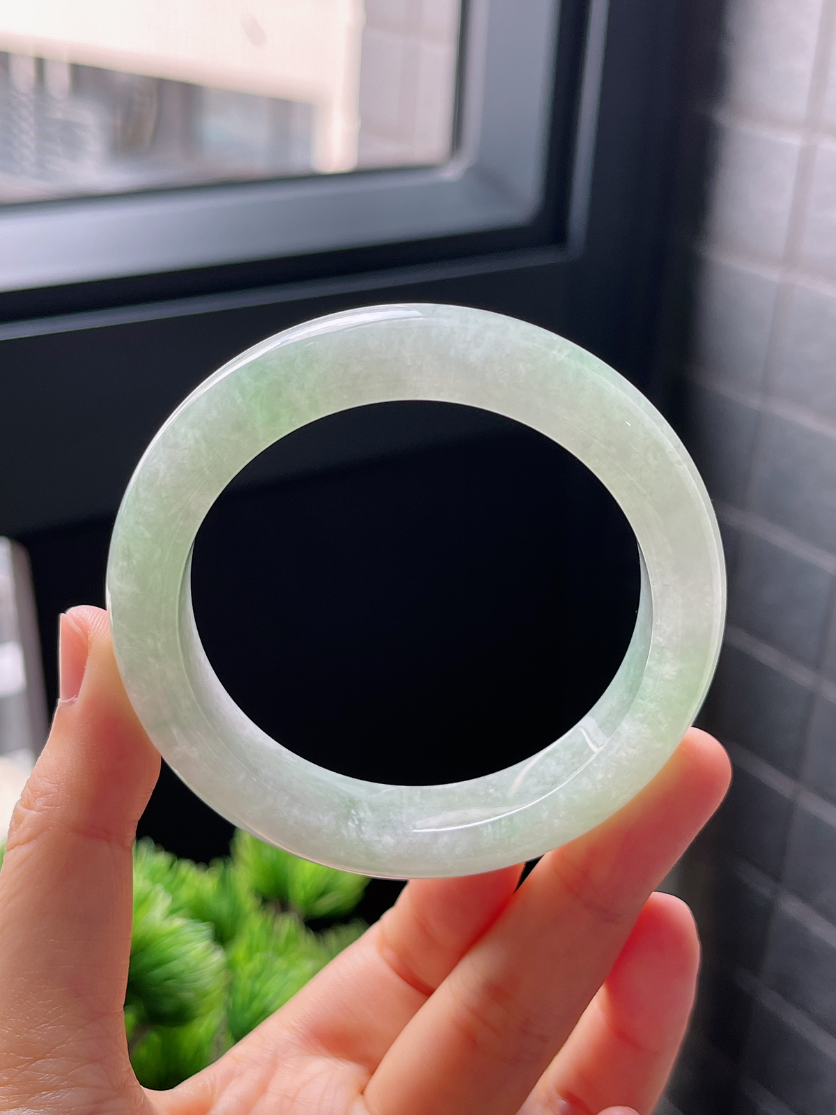 圈口53.5，冰糯浅绿飘花翡翠正圈手镯