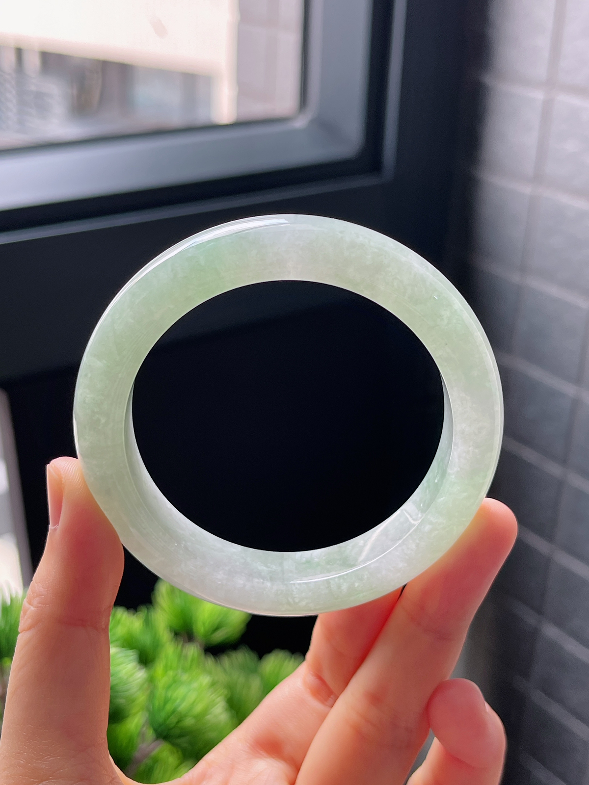 圈口53.5，冰糯浅绿飘花翡翠正圈手镯