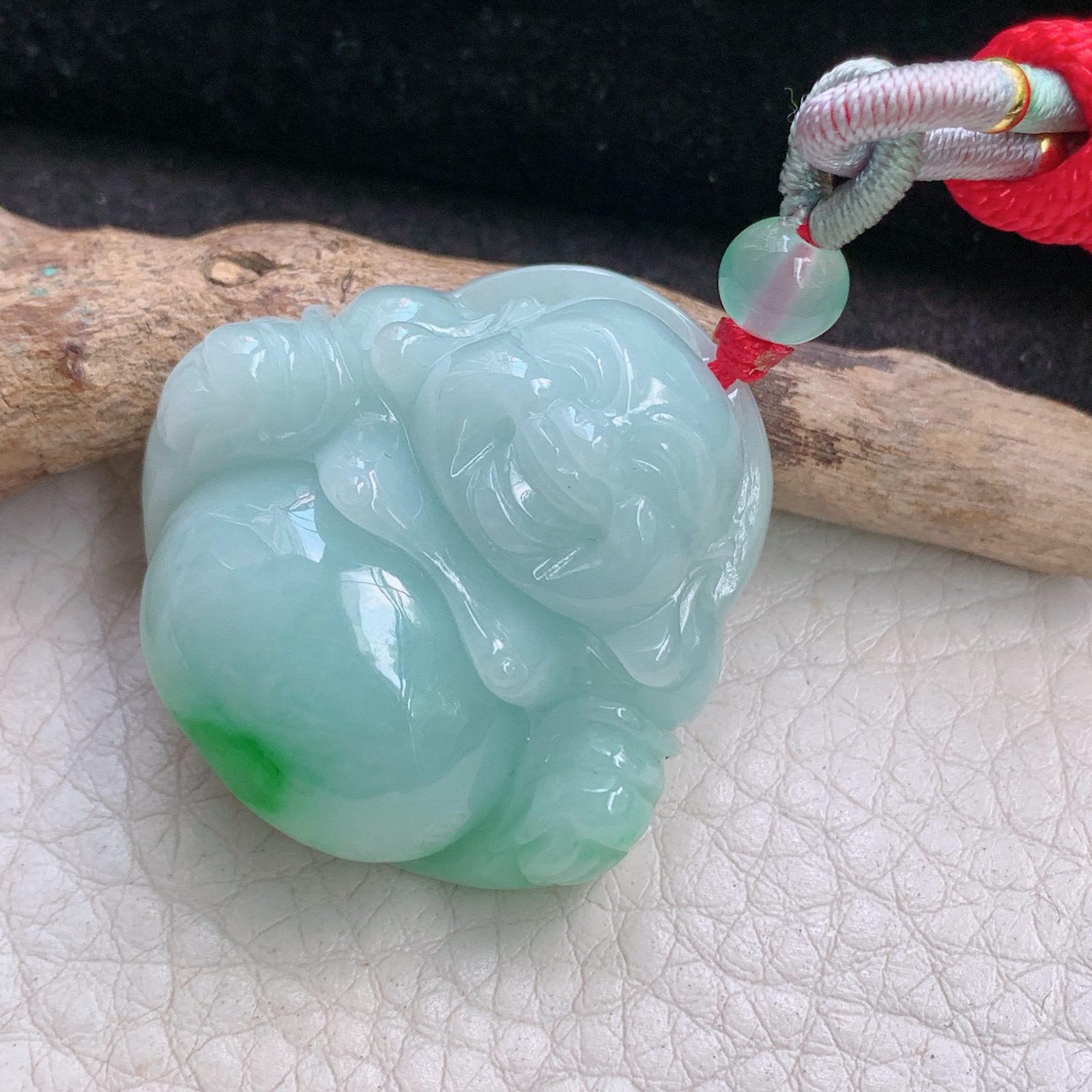 zen自然光33*33*12.5缅甸翡翠飘阳绿小佛公吊坠白底青弥勒佛项坠