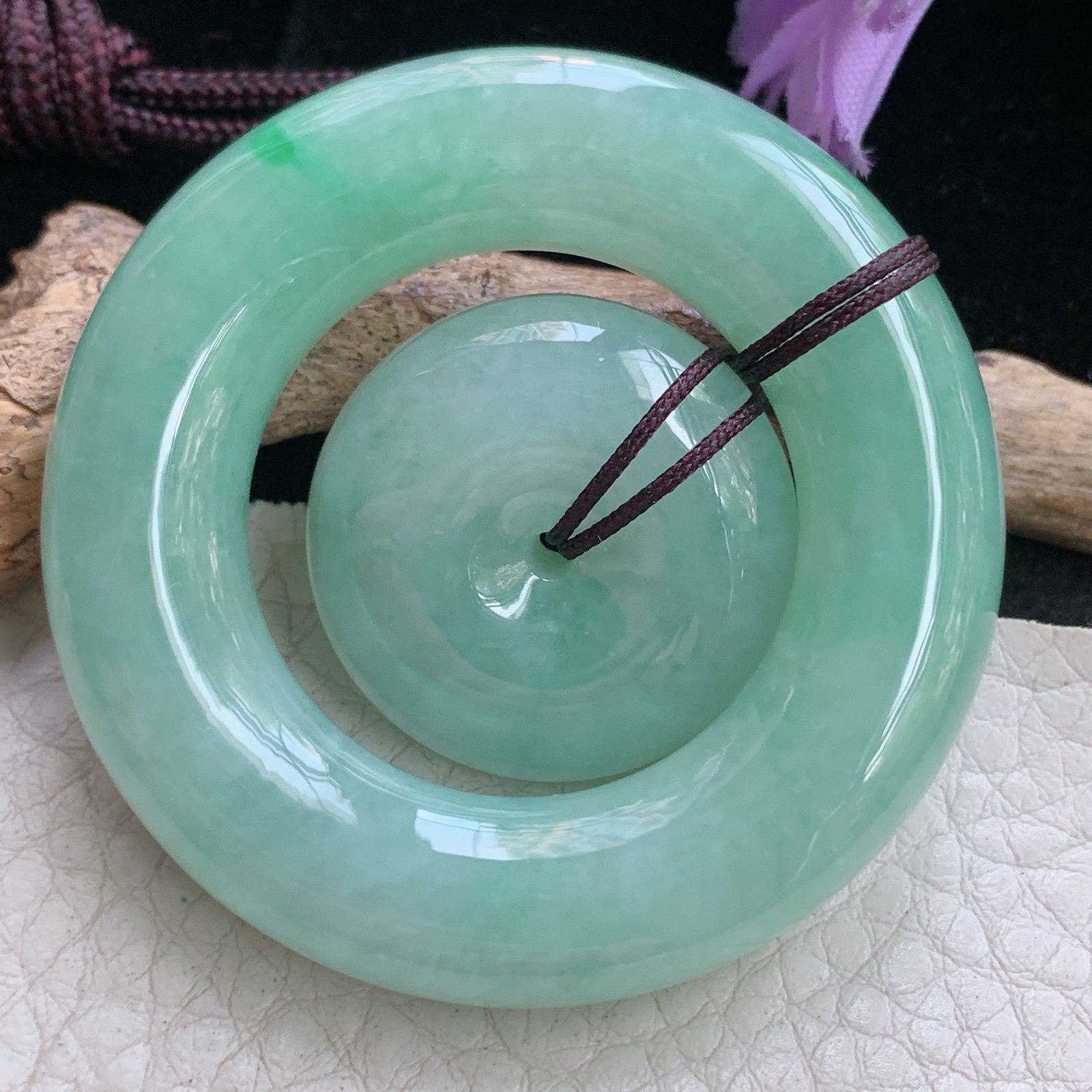 zen自然光48.7*这0缅甸翡翠淡绿子母扣项坠厚装平安扣