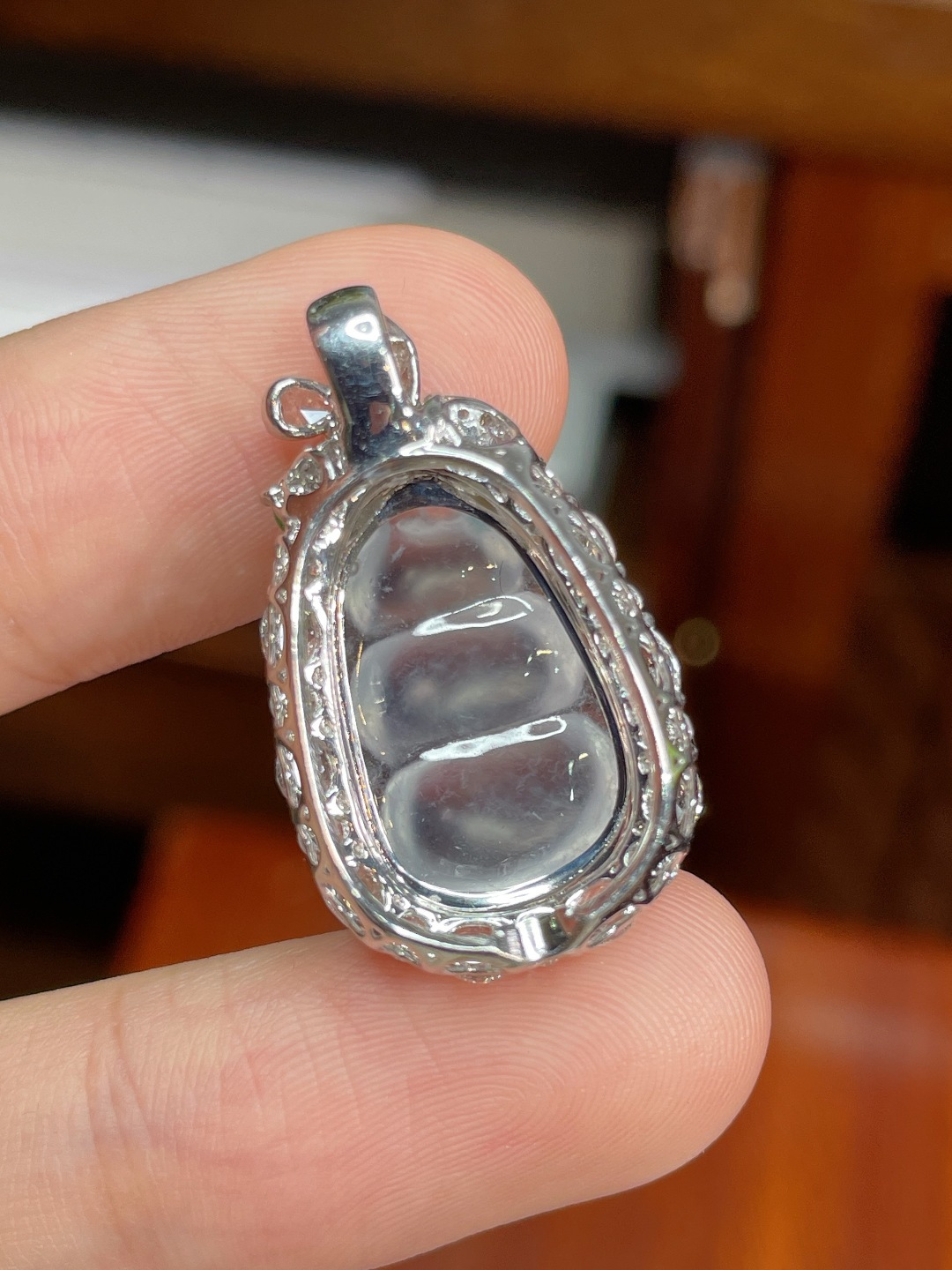 高冰豆子吊坠 无裂，18k金镶嵌 强烈推荐，28.4-16.5-11.6
