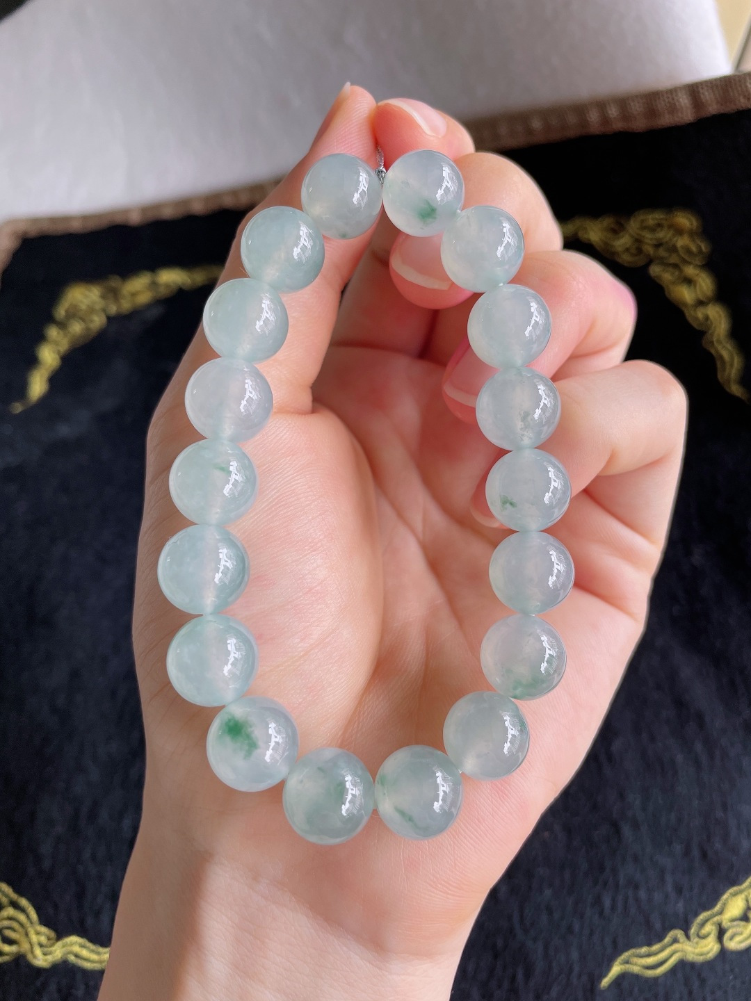 缅甸天然翡翠A货，冰飘花手串，尺寸：11mm。【编3237】