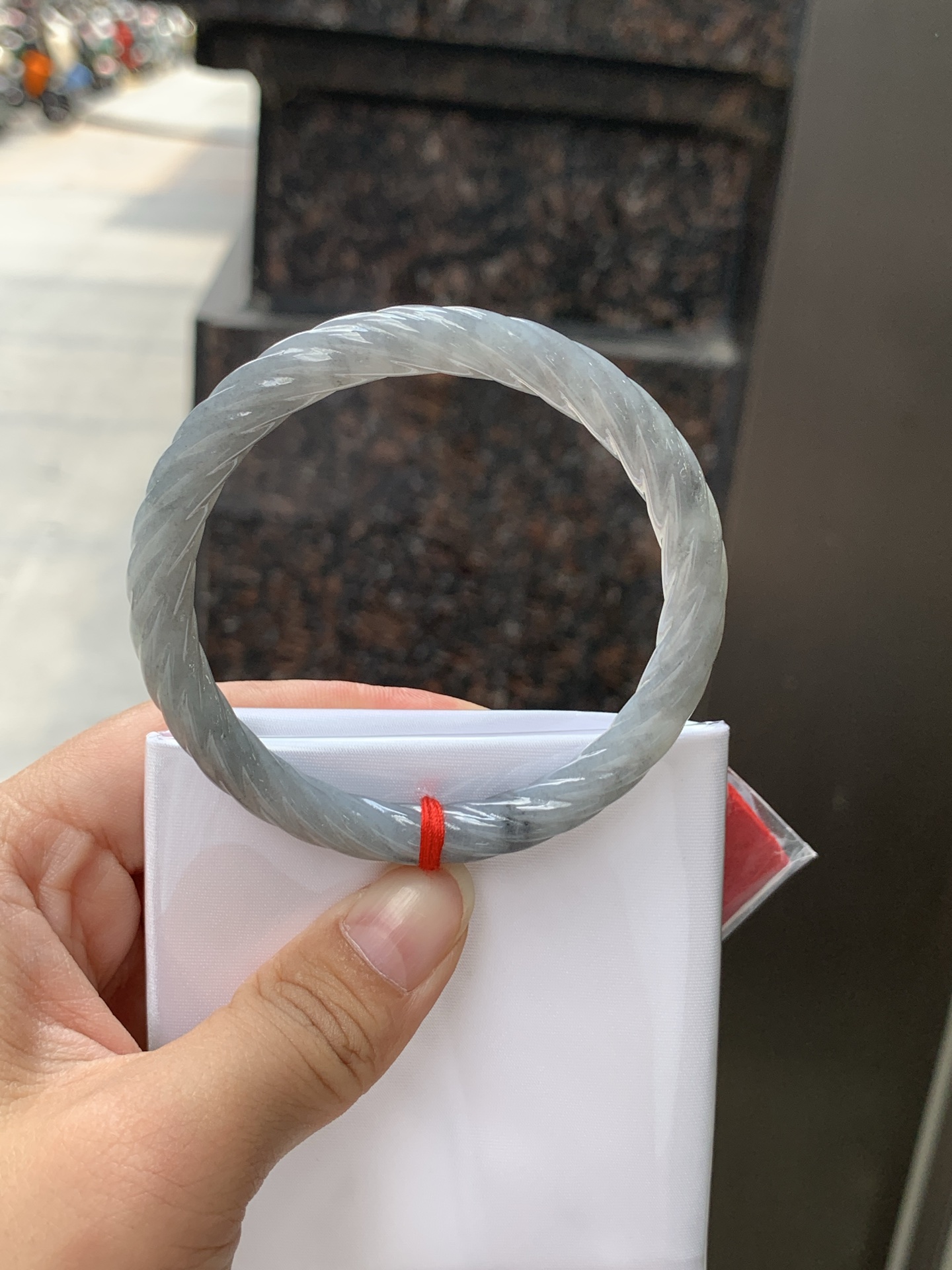 乌鸡麻花圆条 55.4-7.4-7.4 0623-152-61 无裂，精细麻花雕刻，立体感十足，冰透灰黑种水，质感冷冽，独特别致款式，小众复古。