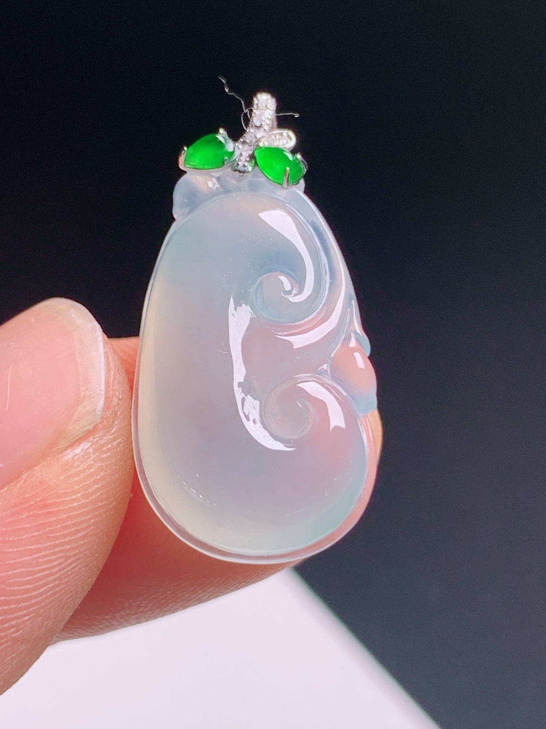 ️ 如意吊坠，胶感十足底色清润，双绿蛋扣简约耐看 裸石21.6-12.6-5.6 整体25.5 5