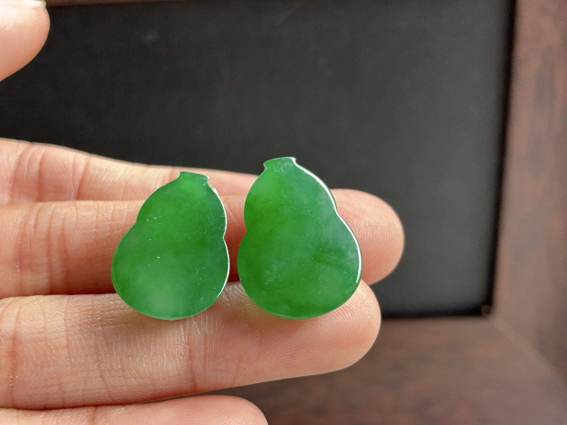 ️ 【冰绿葫芦一对】尺寸：23.6×17.9×7.3/23.7×19.6×7.5mm 冰润翠绿，福禄成双雅致