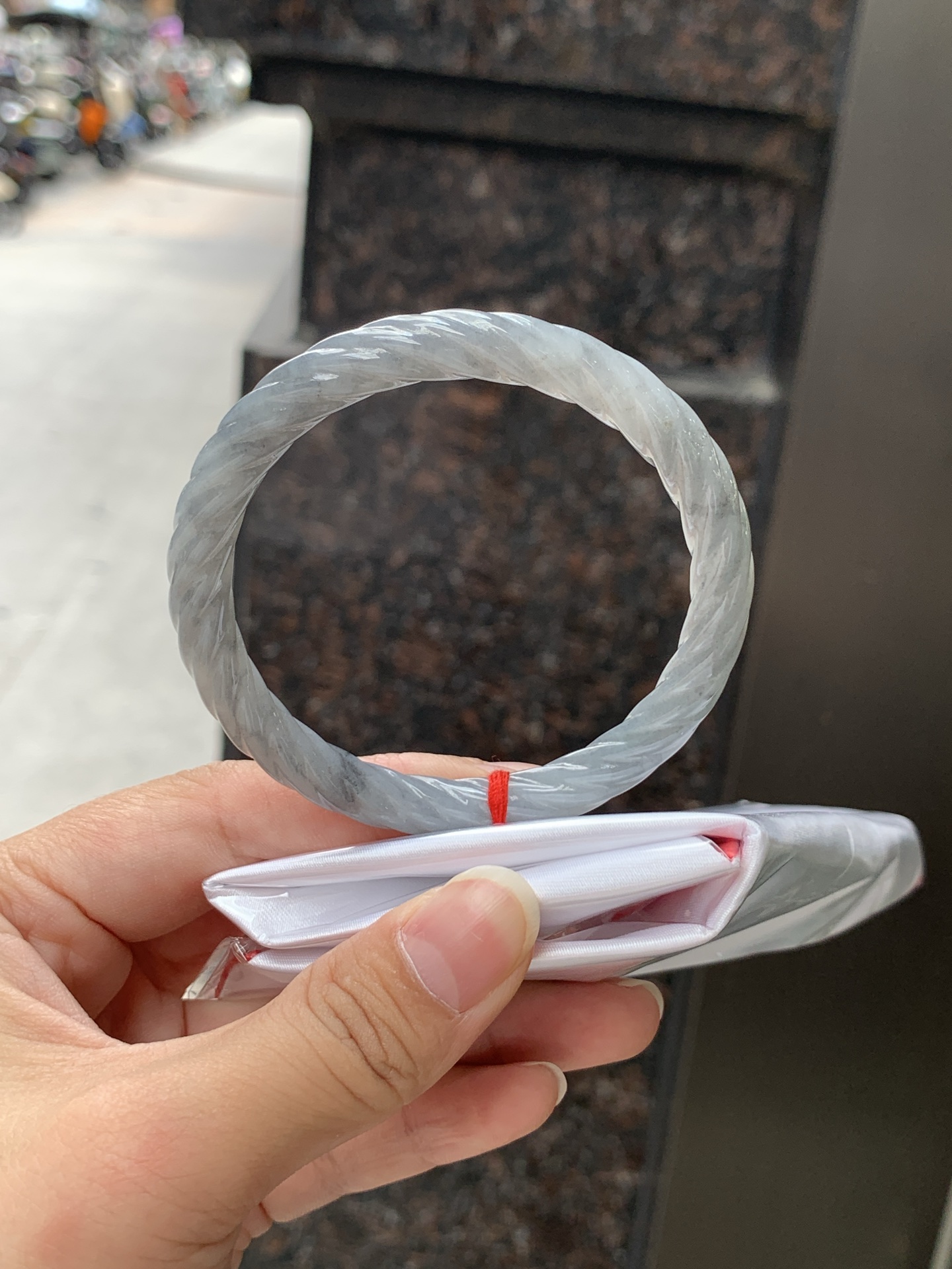 乌鸡麻花圆条 55.4-7.4-7.4 0623-152-61 无裂，精细麻花雕刻，立体感十足，冰透灰黑种水，质感冷冽，独特别致款式，小众复古。