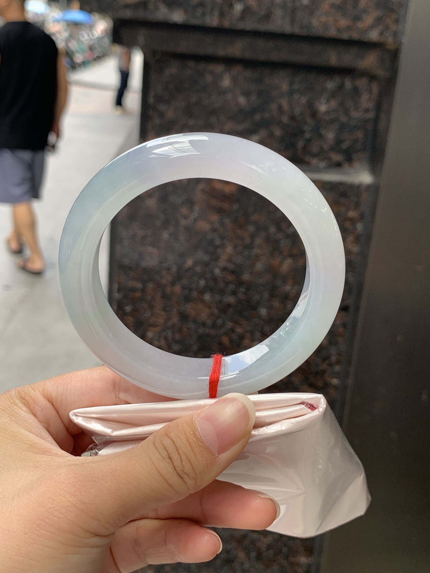 冰春彩正圈 60.3-13.2-10.5 0623-N1051 打灯细纹，冰透莹润，湖水青渐变底色柔