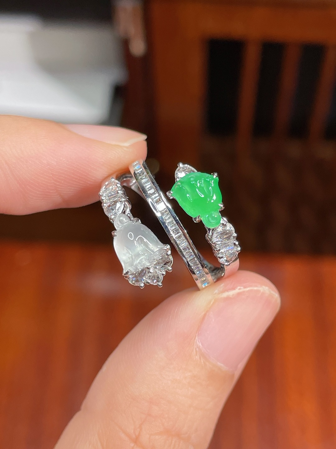 ️戒指 无裂，18k金镶嵌，7.2-5.9-2.8