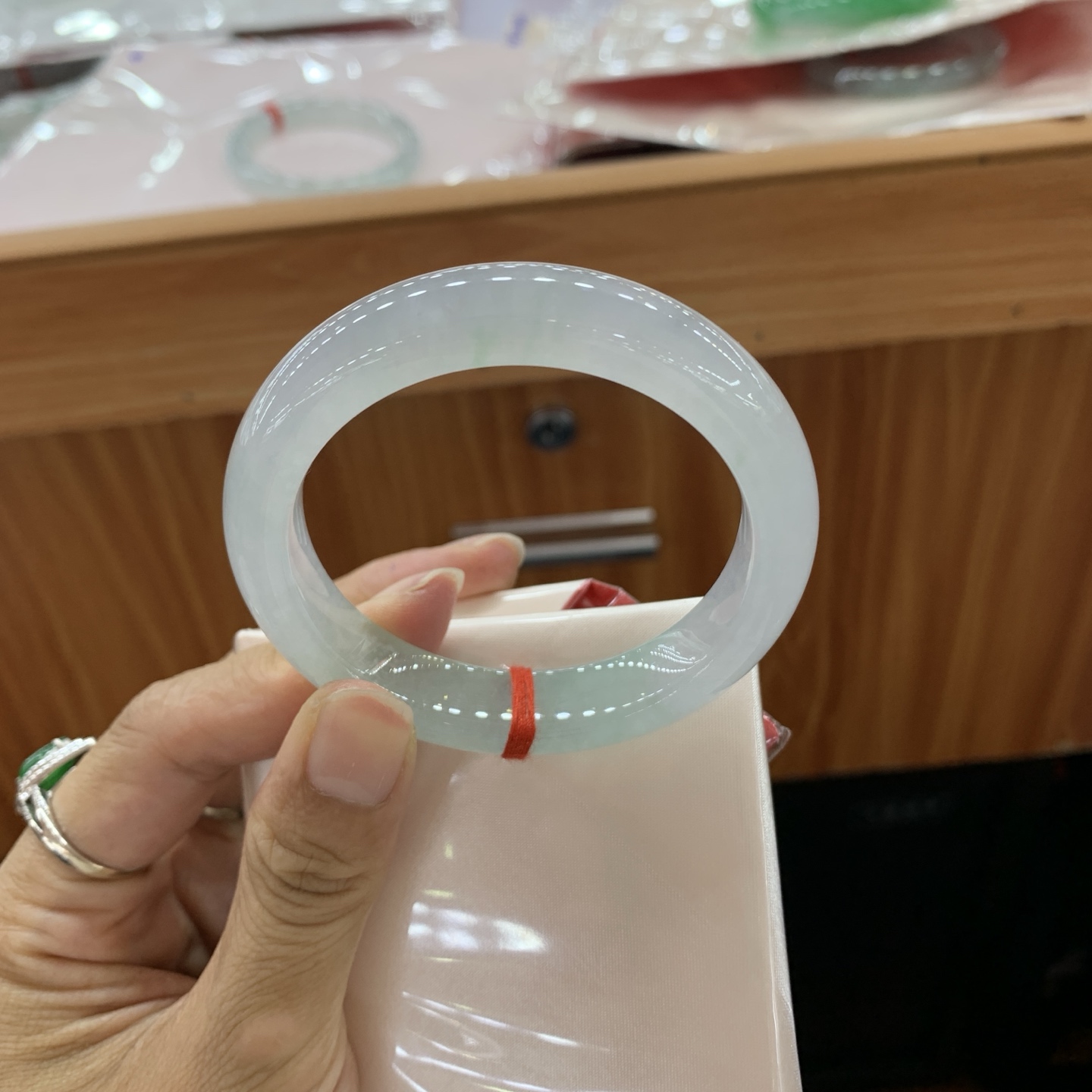 062331WJ 冰绿底正圈翡翠手镯 52.5-12.1-8.7