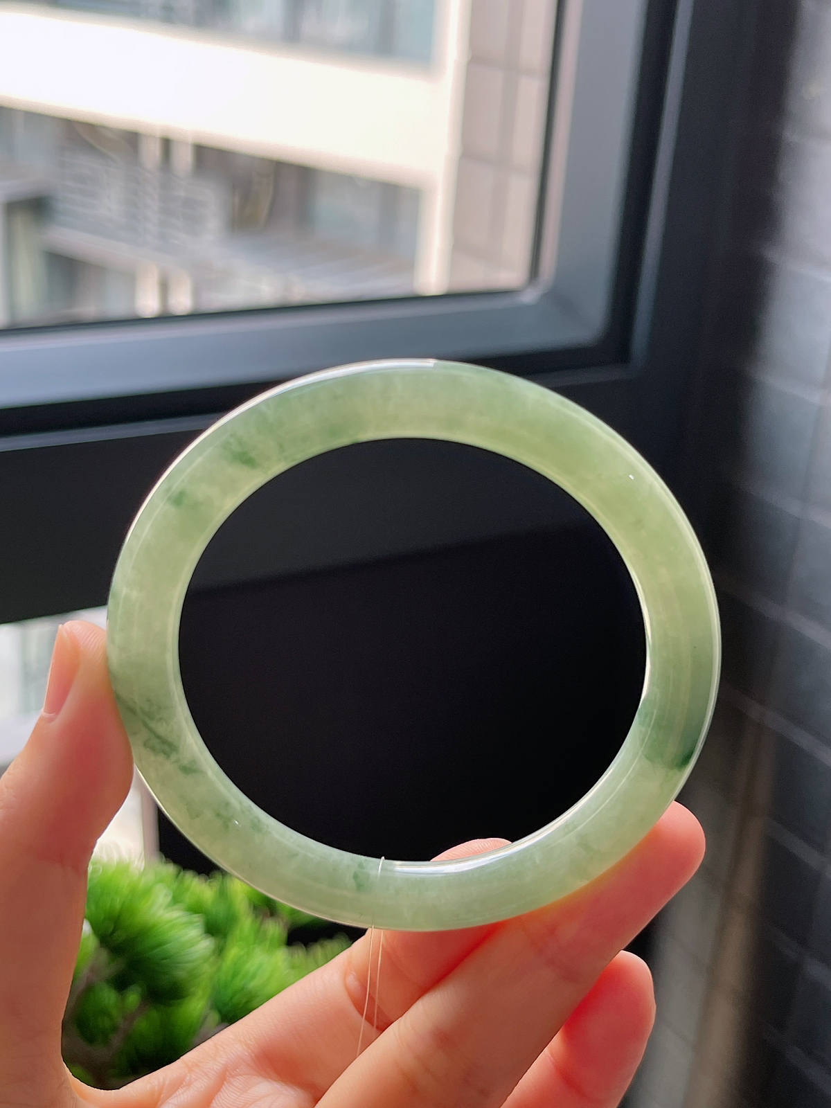 圆镯56圈口，翡翠糯化种飘花手镯