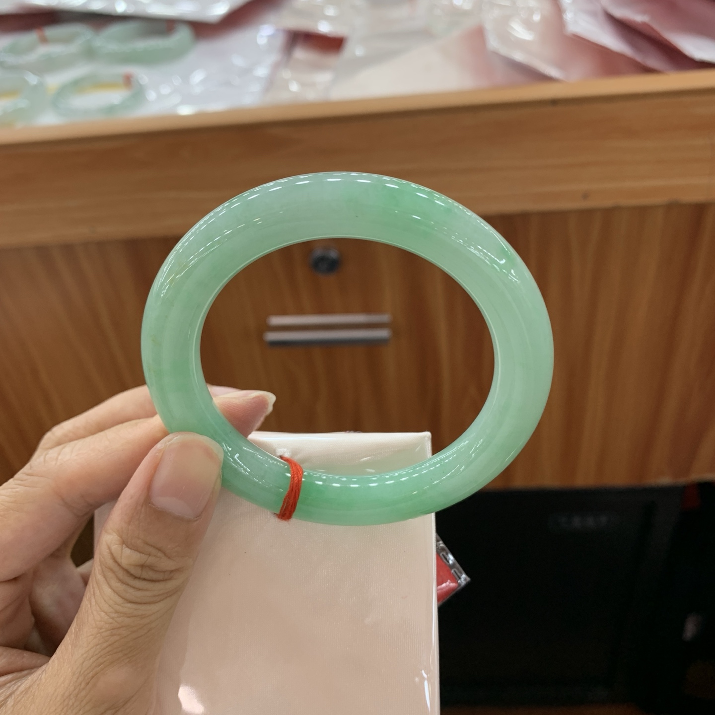 满绿圆条翡翠手镯 56-8.9-9.3