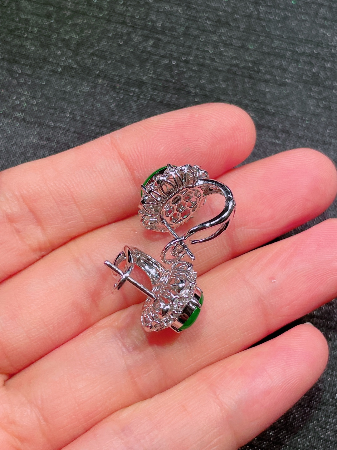 ️高冰绿蛋面耳包晶莹剔透，新颖时尚，无裂，8.6-7.2