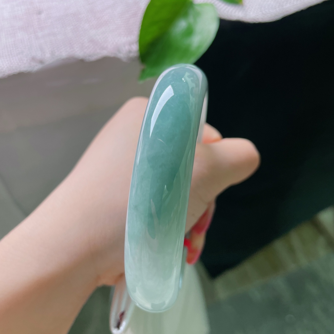 62.4/14.5/8.2，蓝底正圈，水润，细腻，优雅，贵气，沉稳大气，无裂，s54995a