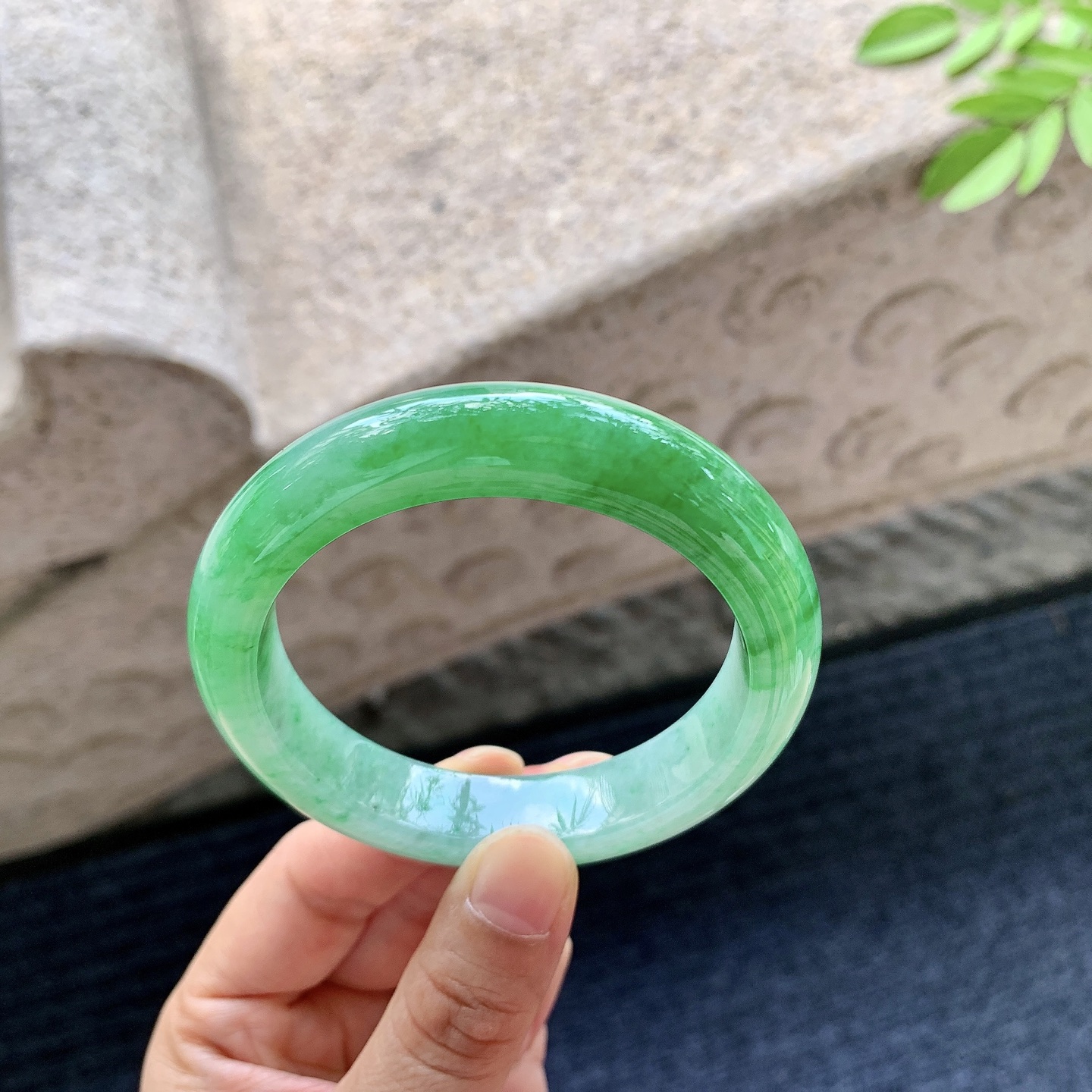 正圈 55 冰糯辣绿，水润，种老，细腻，打灯有棉线