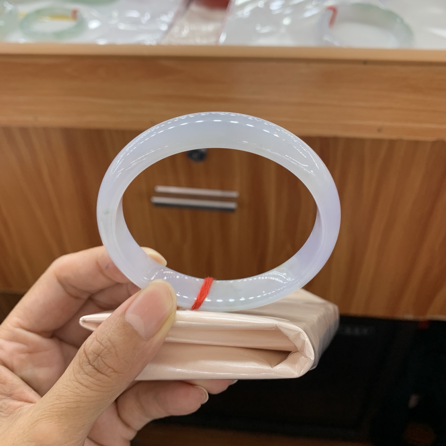 062302AX 飘花正圈翡翠手镯 59-12.5-6.4