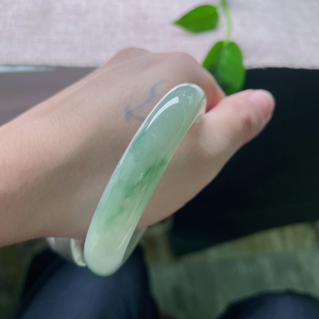 53.8/11.4/7.5，飘花正圈，清润通透，佩戴温柔，种老，干净，有纹，ss54597a