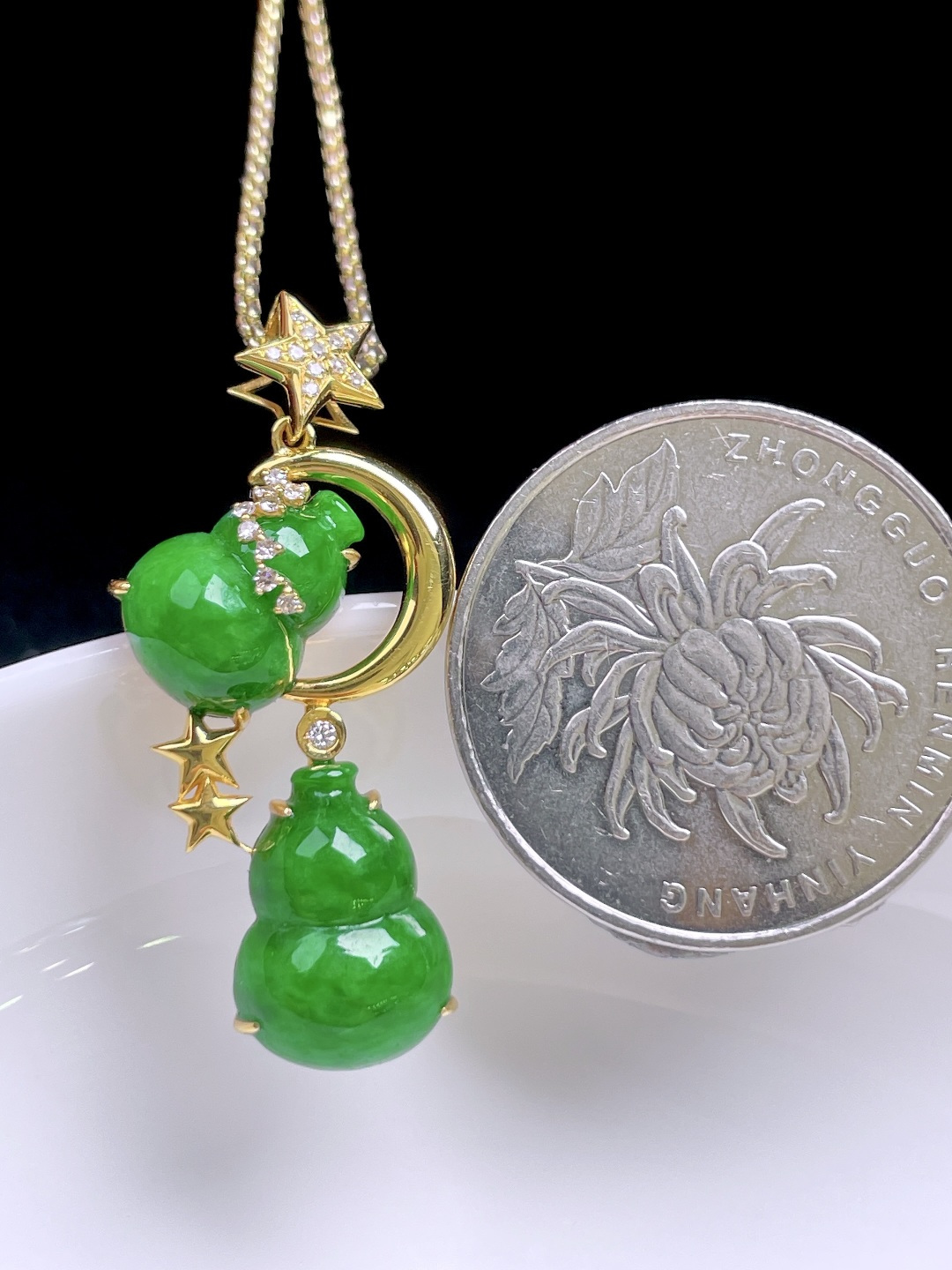 ️ 满绿葫芦 色泽浓郁，种老水润，18k金镶嵌 整体：35/10/5.9 裸石：13.6/10