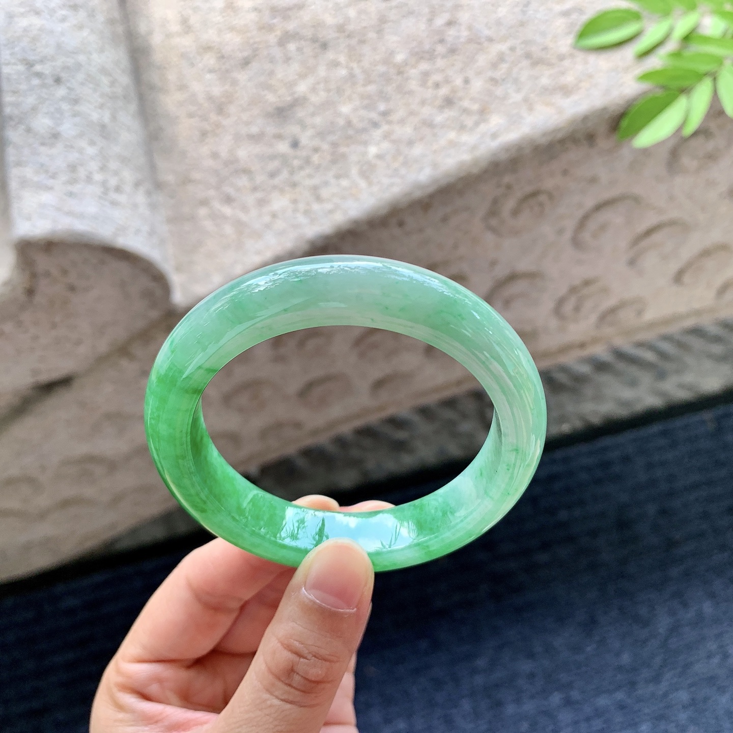 正圈 55 冰糯辣绿，水润，种老，细腻，打灯有棉线