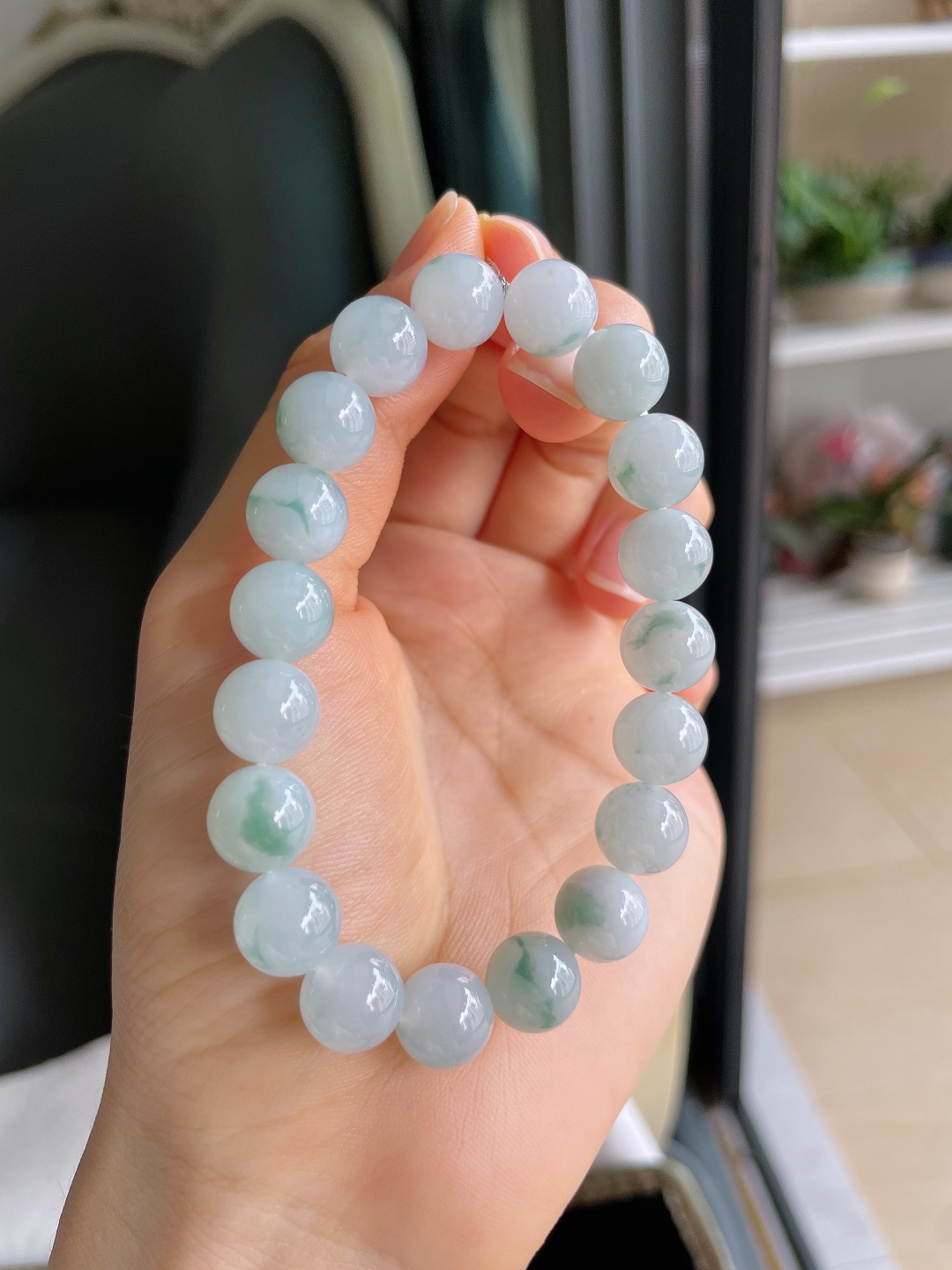 天然翡翠A货，冰飘花手串，尺寸：10mm。【编4318】