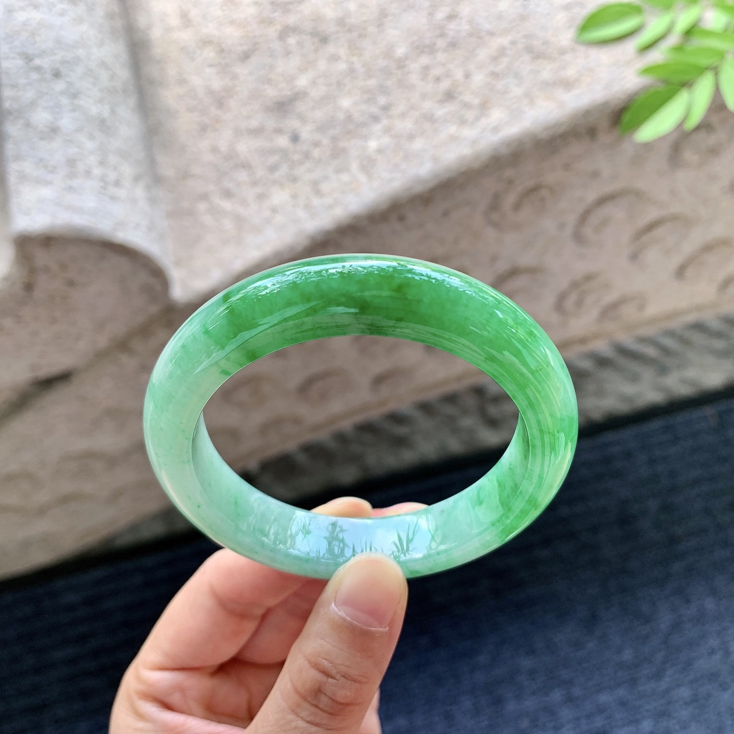 正圈 55 冰糯辣绿，水润，种老，细腻，打灯有棉线