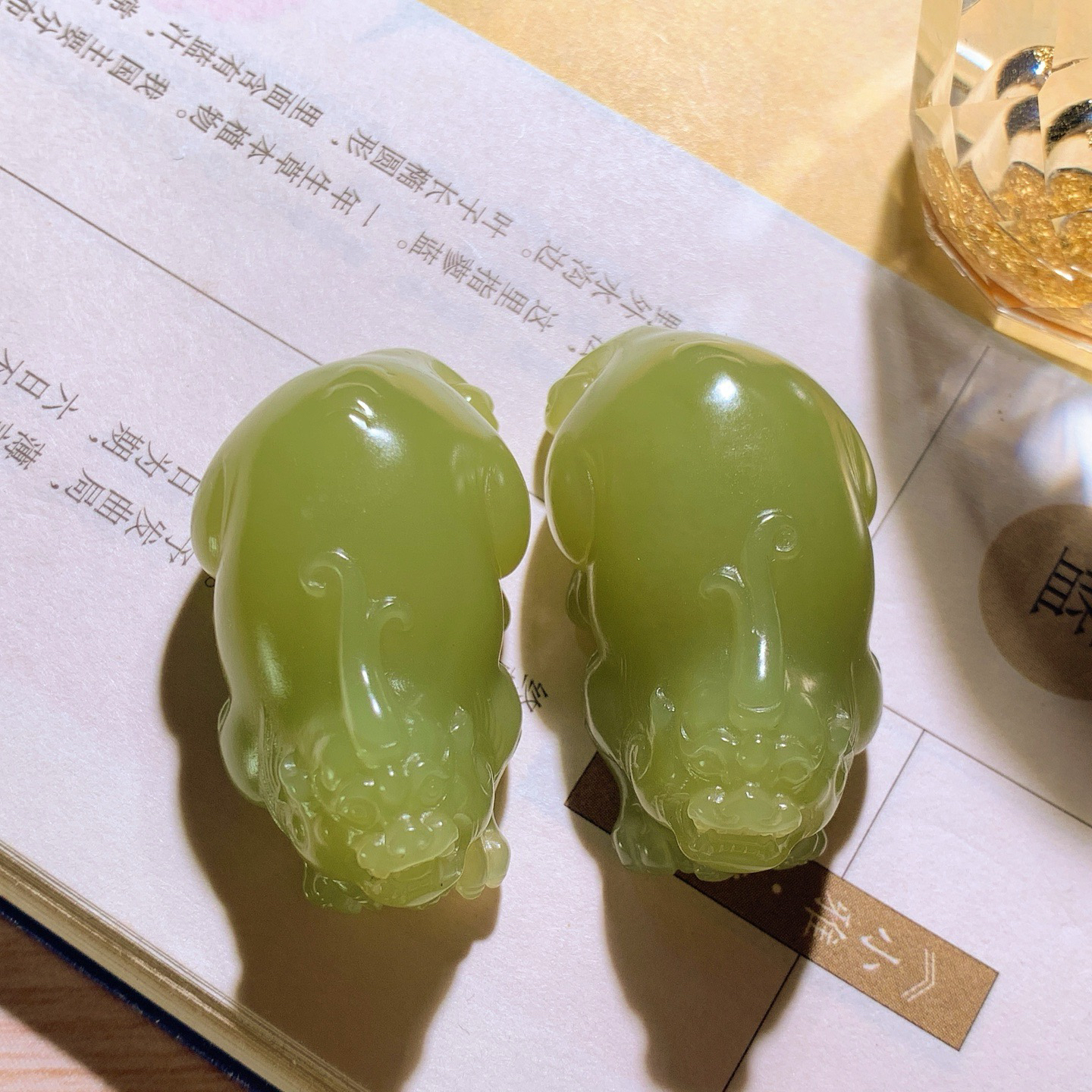 单个新疆和田玉若羌黄口料招财貔貅挂件。尺寸41/23/19重31克。玉质细腻油润。手推出油。品相大