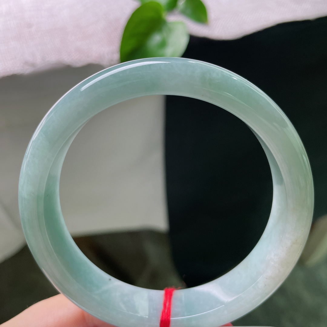 62.4/14.5/8.2，蓝底正圈，水润，细腻，优雅，贵气，沉稳大气，无裂，s54995a