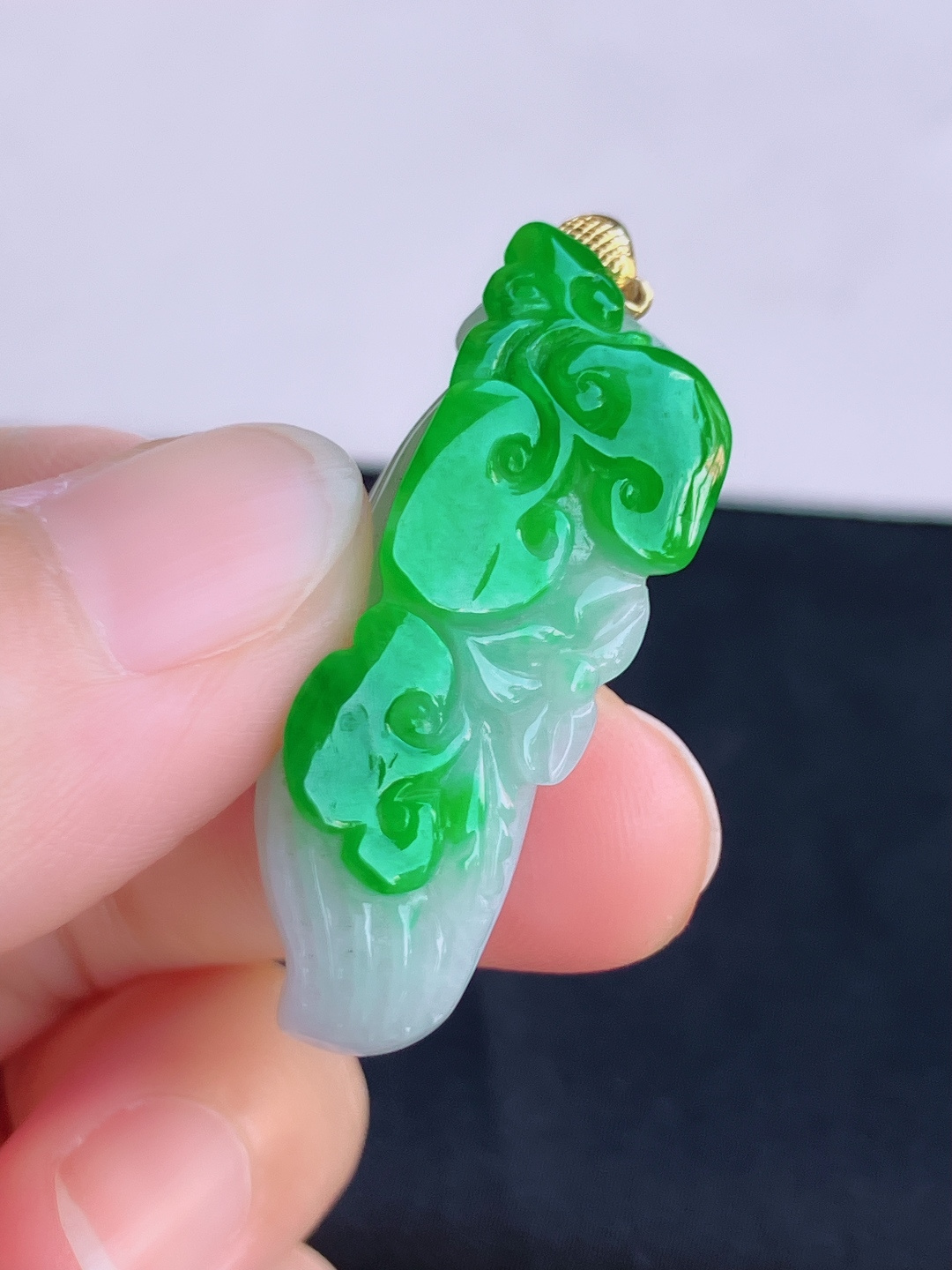 翠绿生意兴隆，色美清爽，尺寸39.6/14.8/12.6/自然光实拍