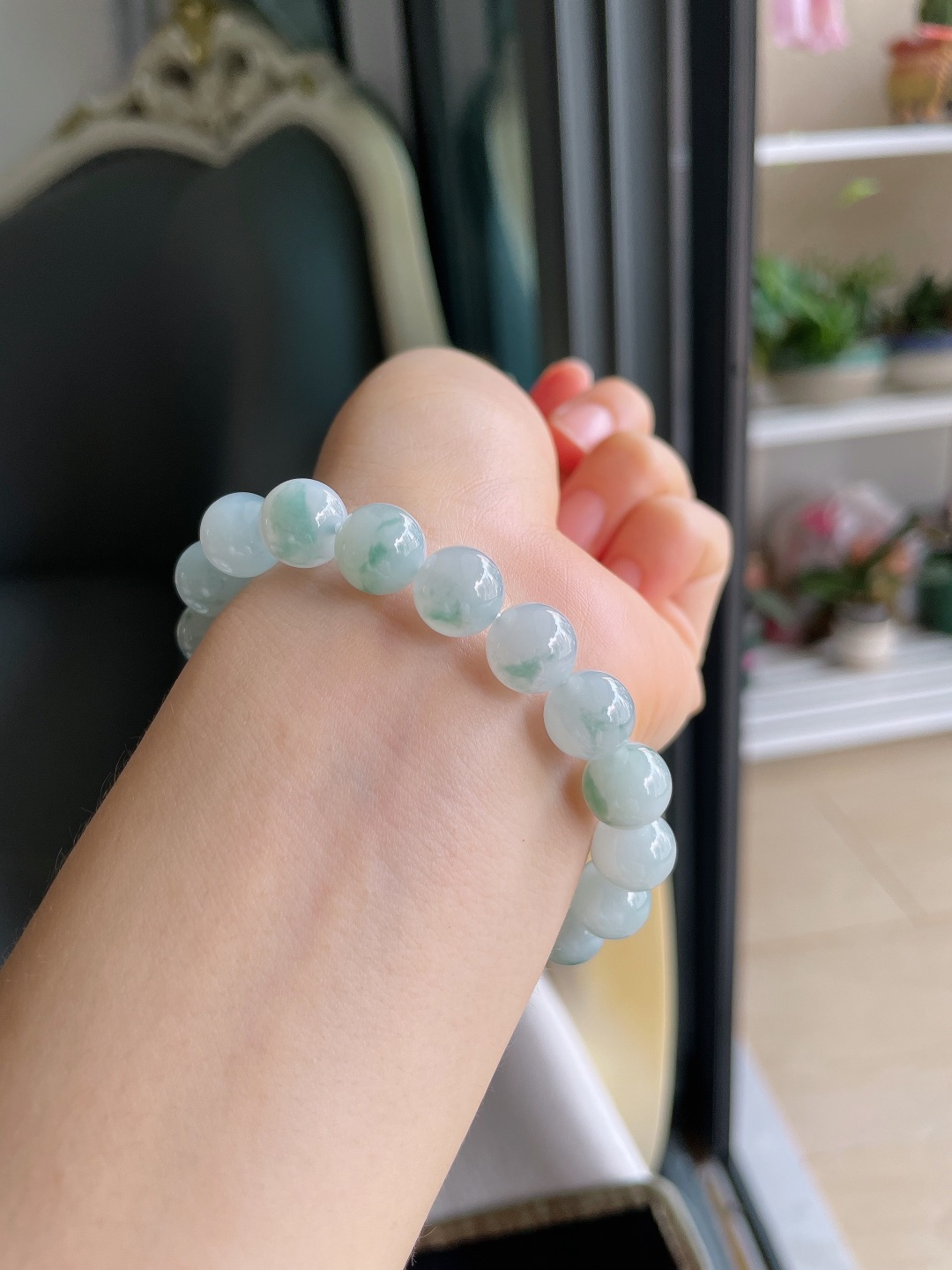 天然翡翠A货，冰飘花手串，尺寸：10mm。【编4318】