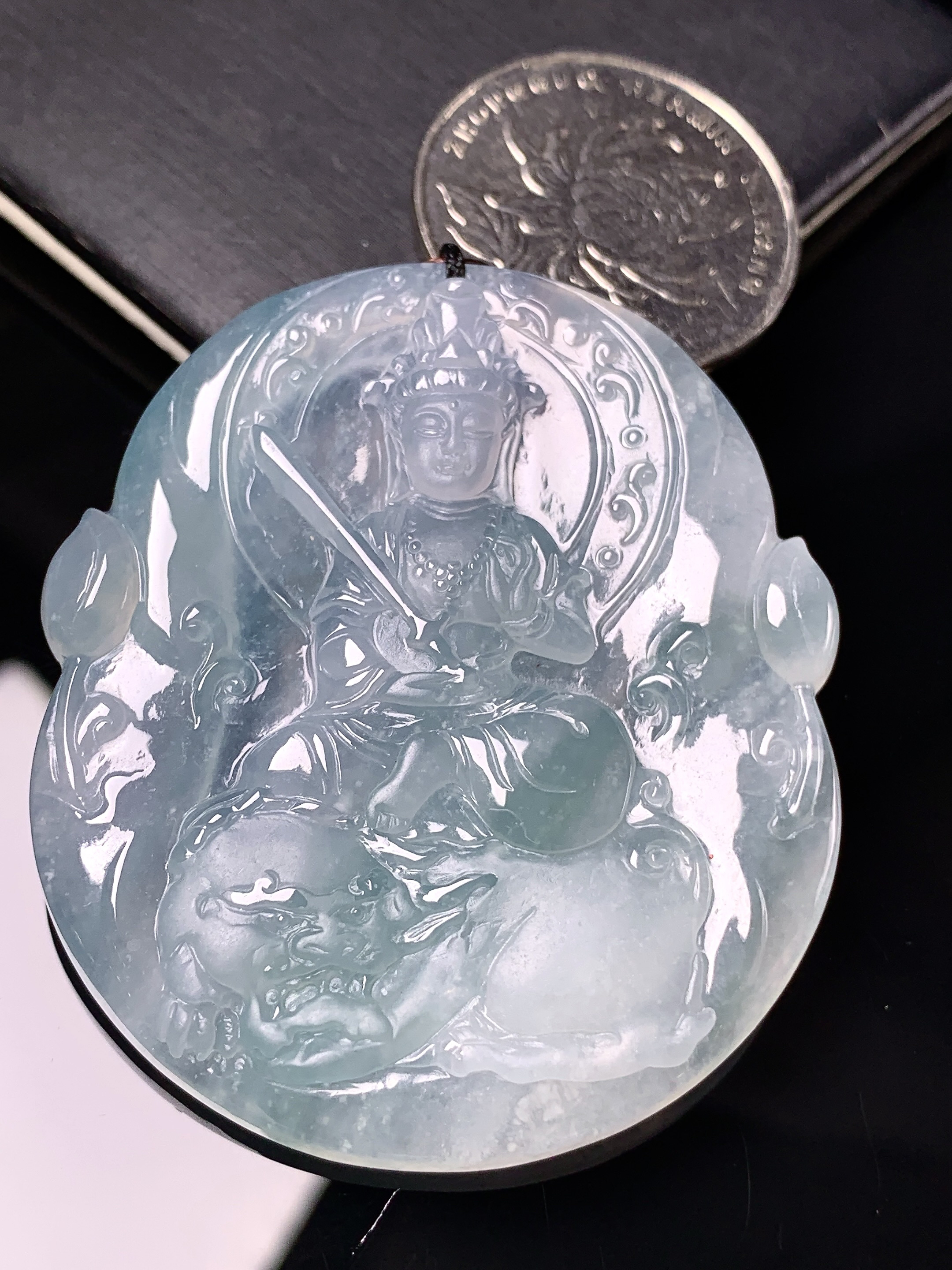冰种文殊观音菩萨吊坠 玉质细腻 色泽艳丽清新 整体尺寸50.6*43.2*5.6 b2