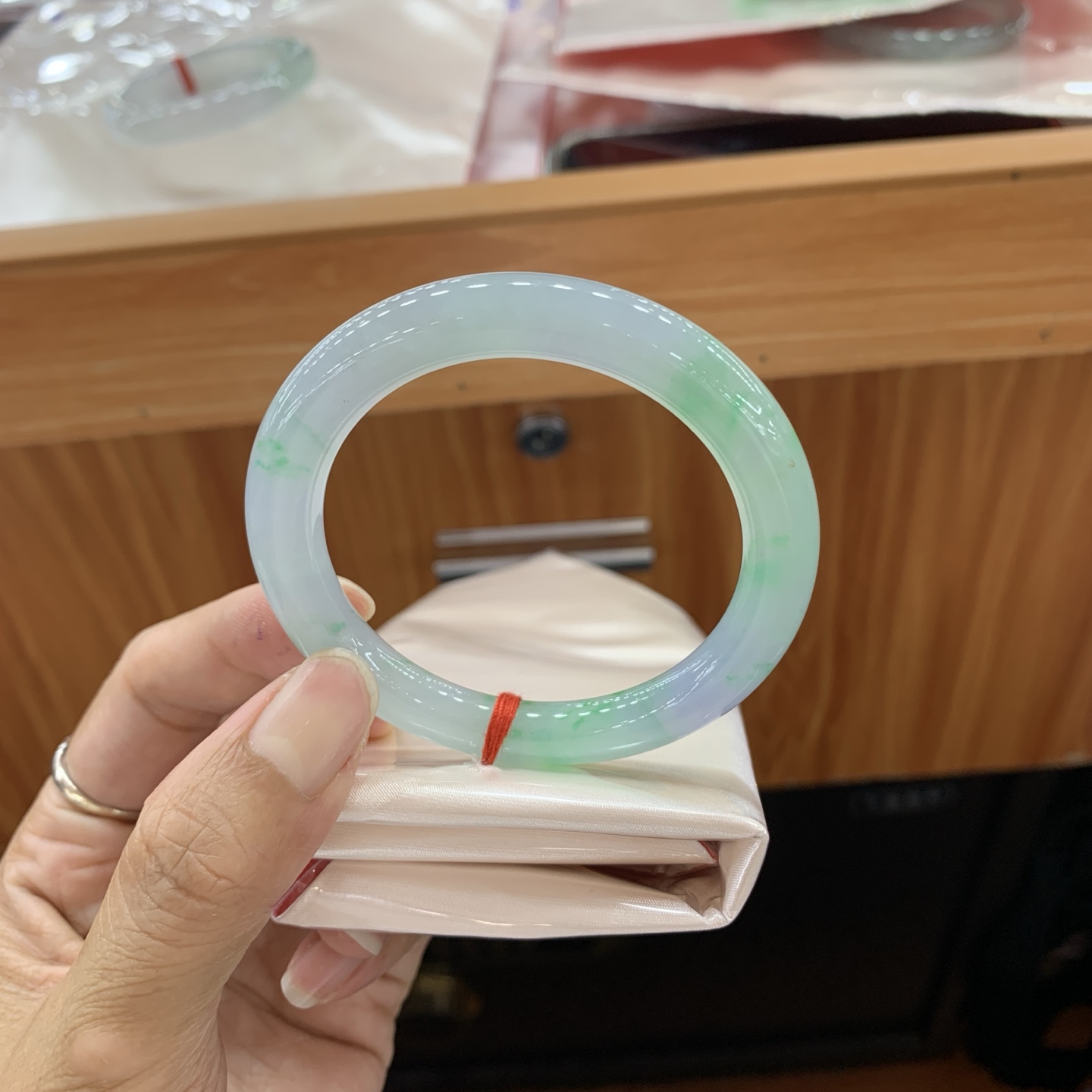 春彩小圆条翡翠手镯 51.2-8.2-8.9