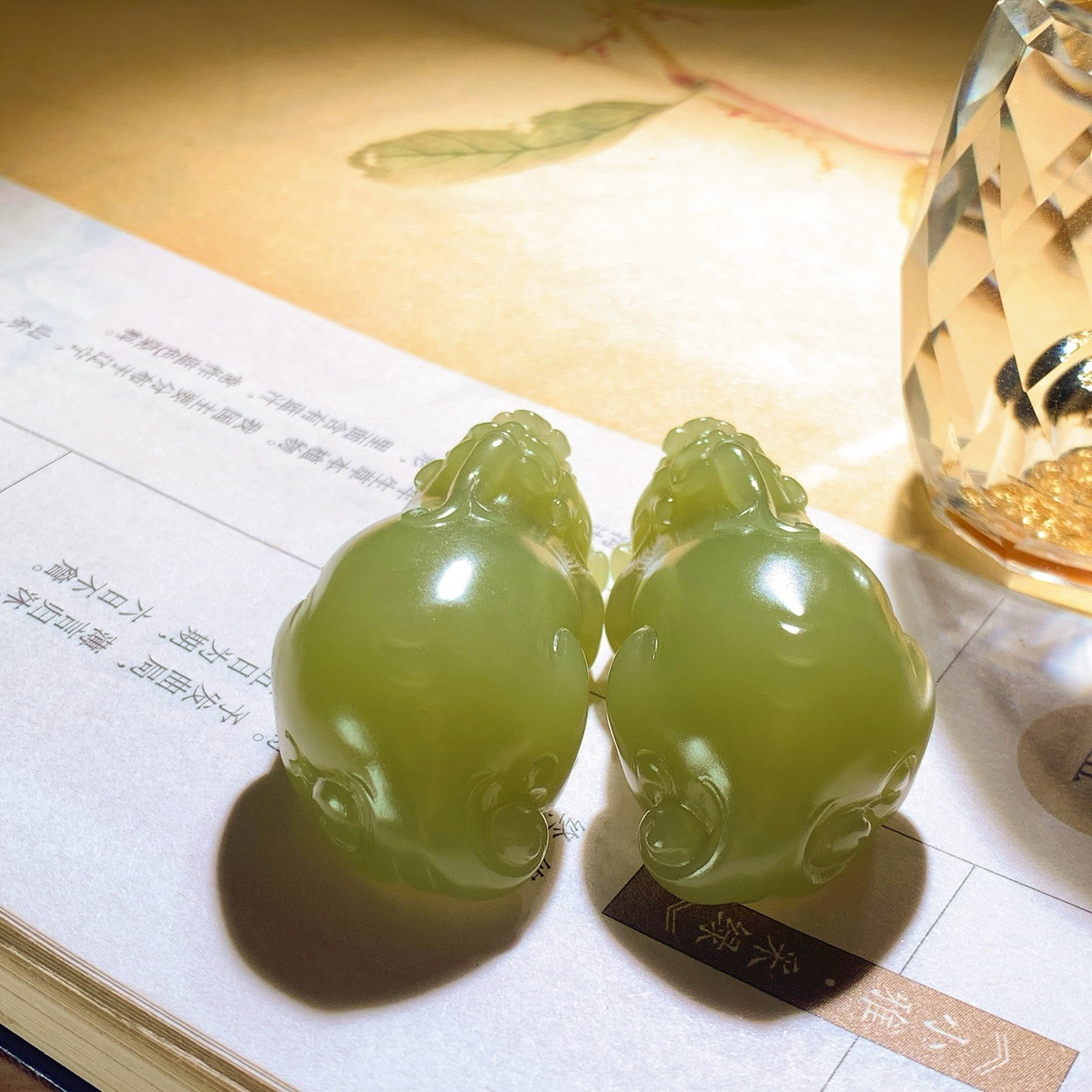 单个新疆和田玉若羌黄口料招财貔貅挂件。尺寸41/23/19重31克。玉质细腻油润。手推出油。品相大气。lt260624