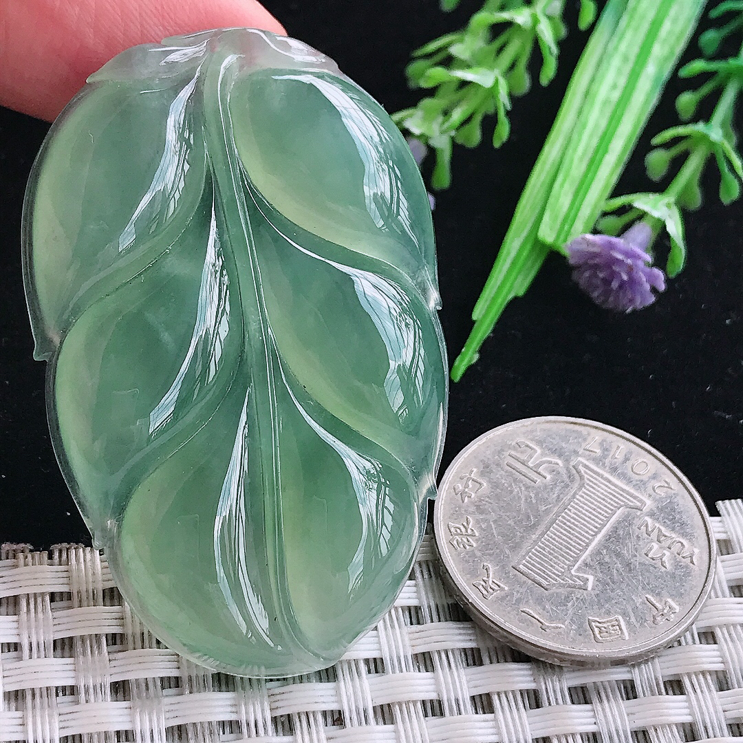 实拍A货翡翠52.8/34/6.3老坑冰种冰晴满绿大叶子吊坠翡翠玉金枝玉叶挂件