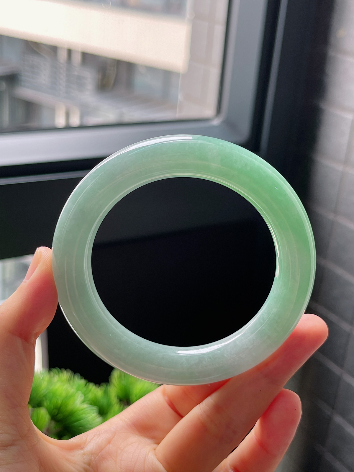 圈口55.3，糯化种飘花翡翠圆条手镯